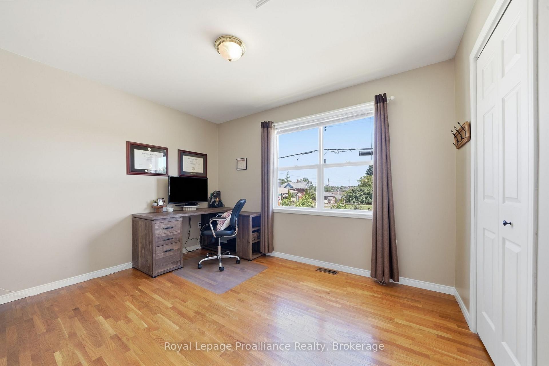 Photo 30 of 50 Octavia Street, Belleville, Belleville Ward — HOMEH