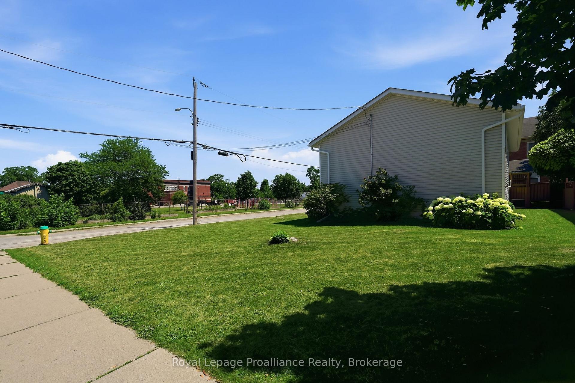 Photo 46 of 50 Octavia Street, Belleville, Belleville Ward — HOMEH