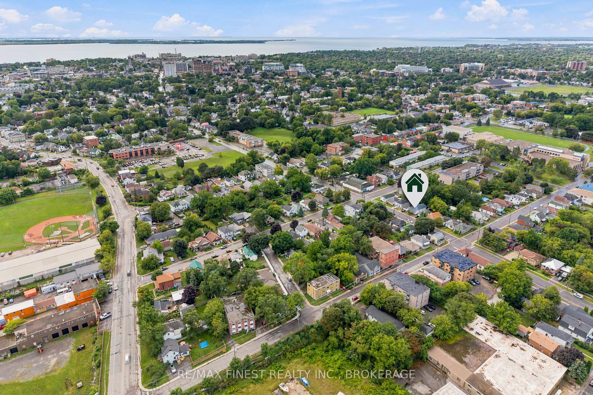 Photo 5 of 270 Patrick Street, Kingston, East of Sir John A. Blvd — HOMEH