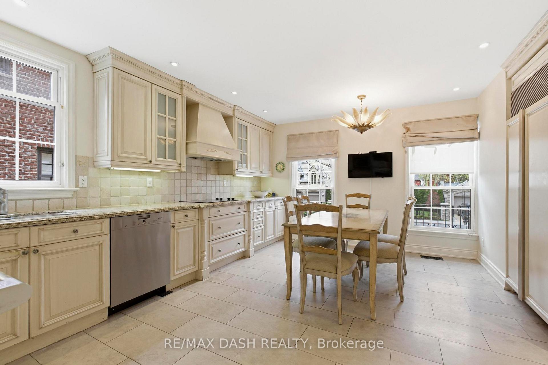 Photo 22 of 268 Lonsdale Road, Toronto, Forest Hill South — HOMEH
