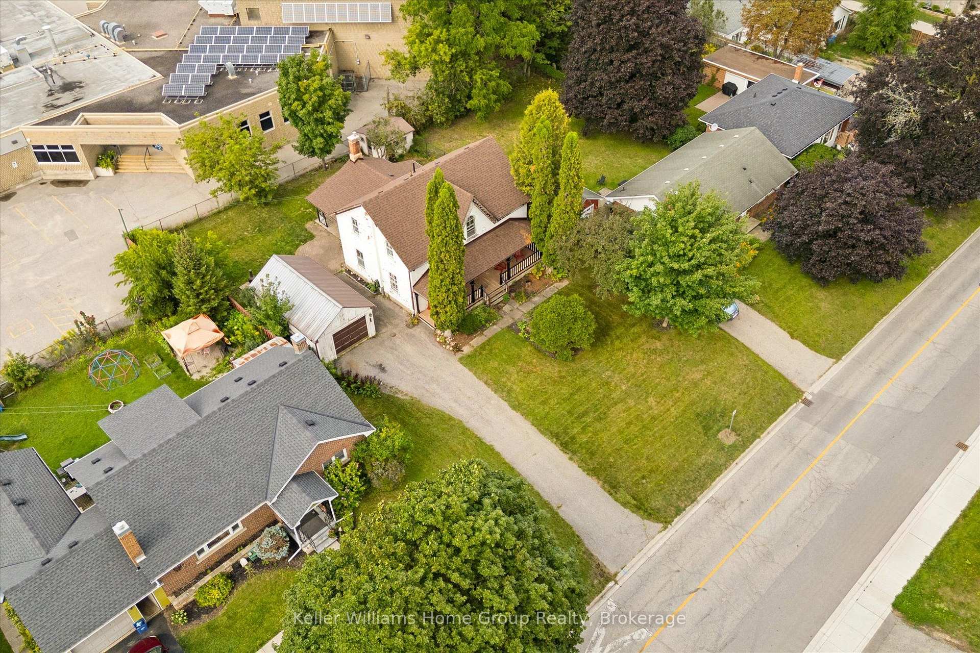 Photo 2 of 339 Garafraxa Street E, Centre Wellington, Fergus — HOMEH