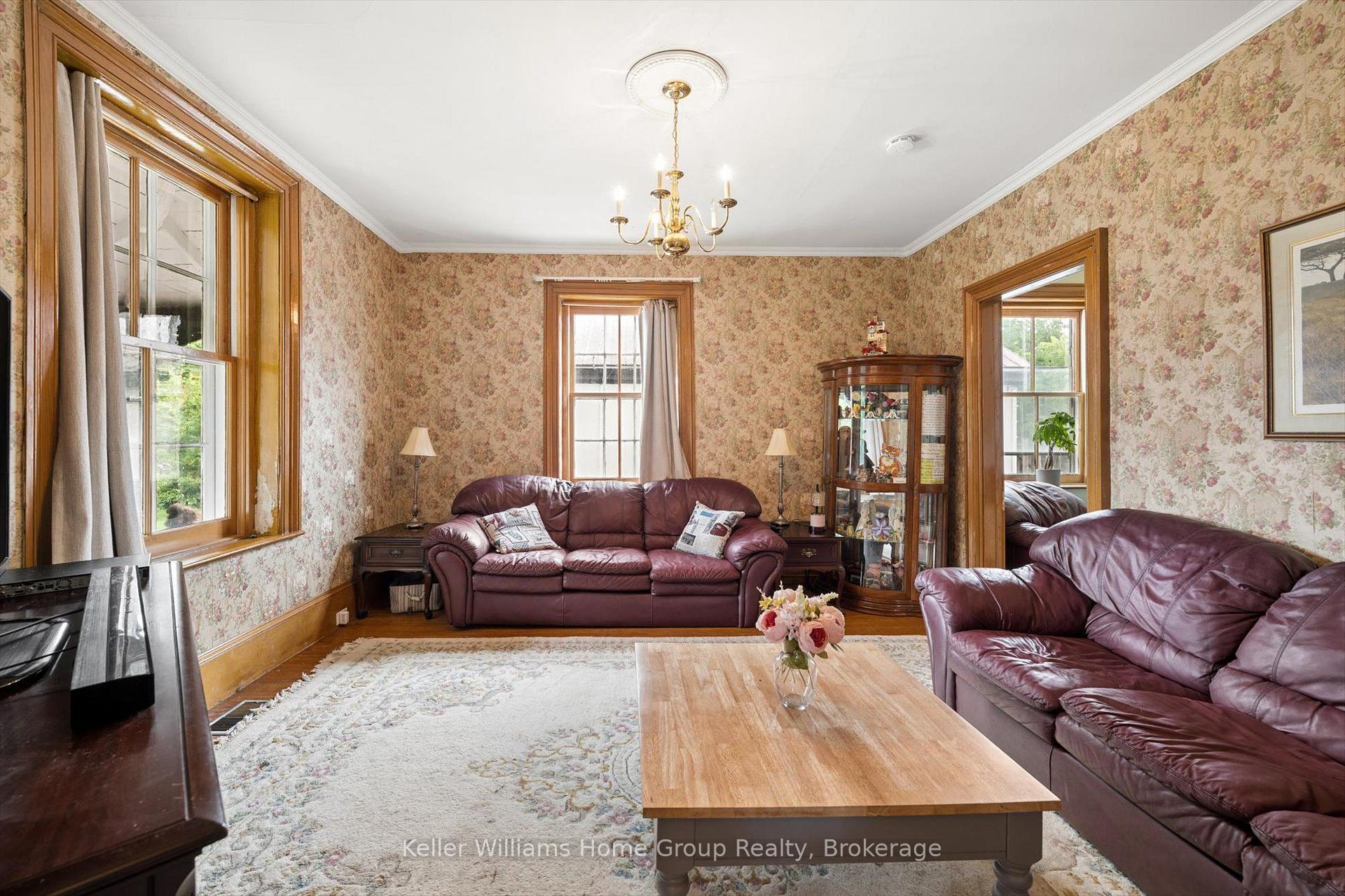 Photo 6 of 339 Garafraxa Street E, Centre Wellington, Fergus — HOMEH