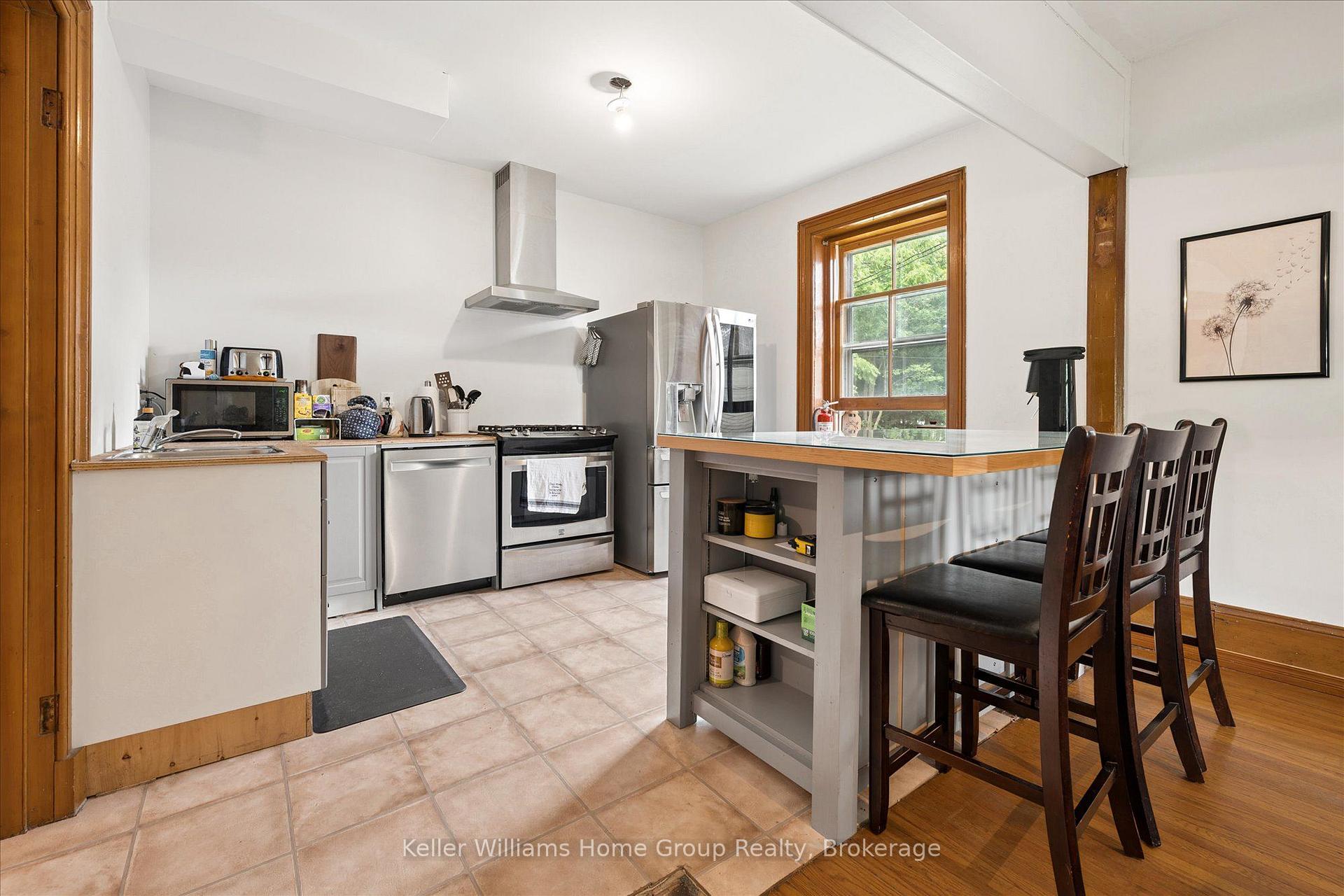 Photo 11 of 339 Garafraxa Street E, Centre Wellington, Fergus — HOMEH