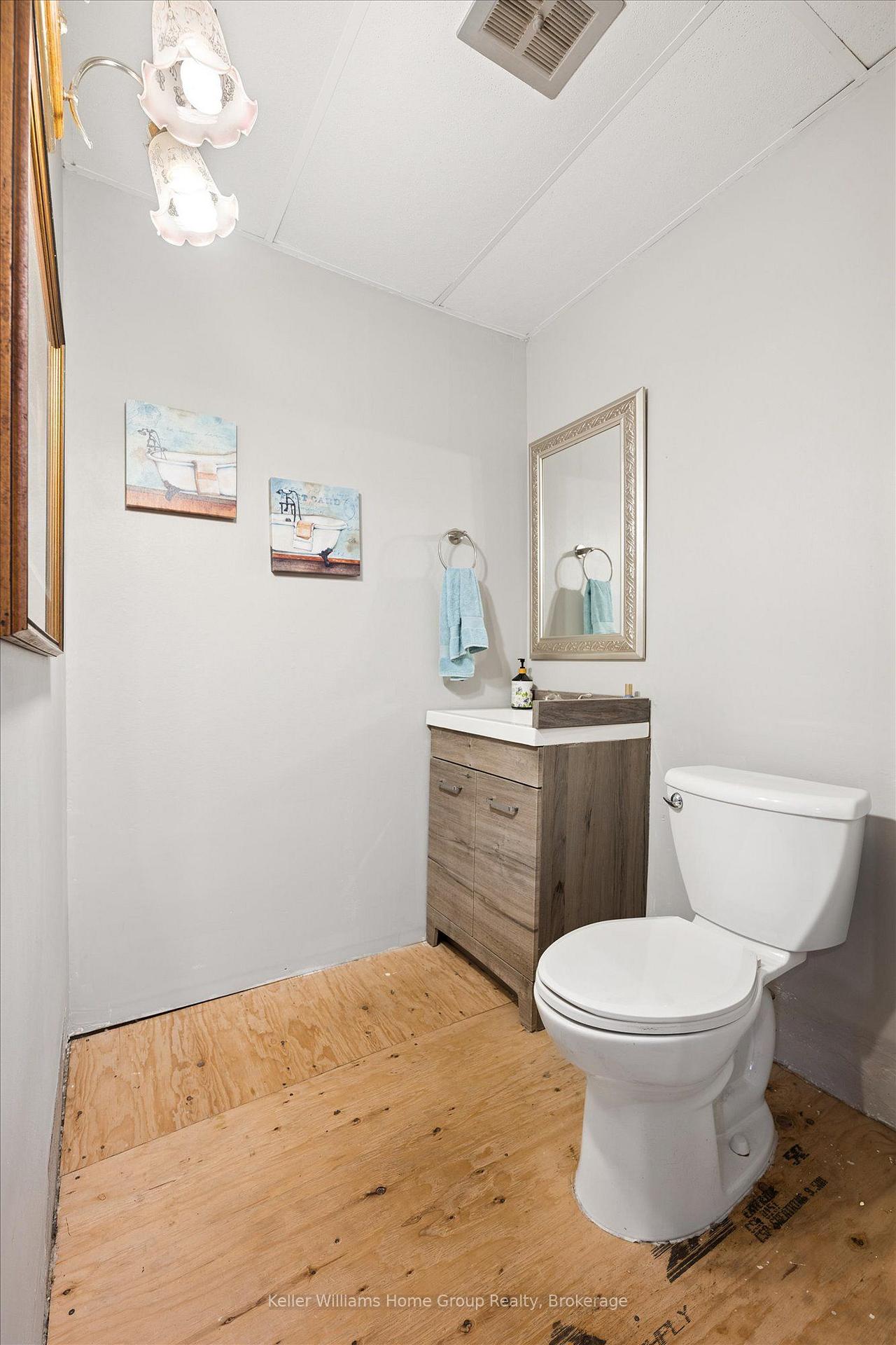 Photo 15 of 339 Garafraxa Street E, Centre Wellington, Fergus — HOMEH