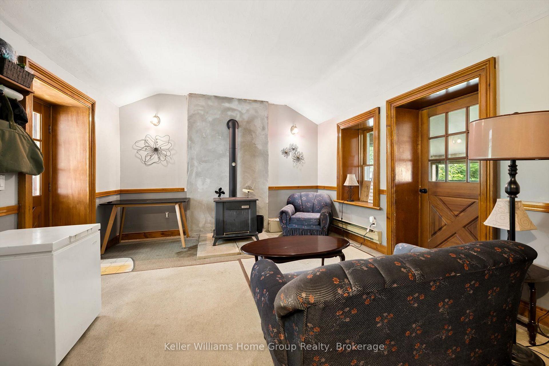 Photo 16 of 339 Garafraxa Street E, Centre Wellington, Fergus — HOMEH