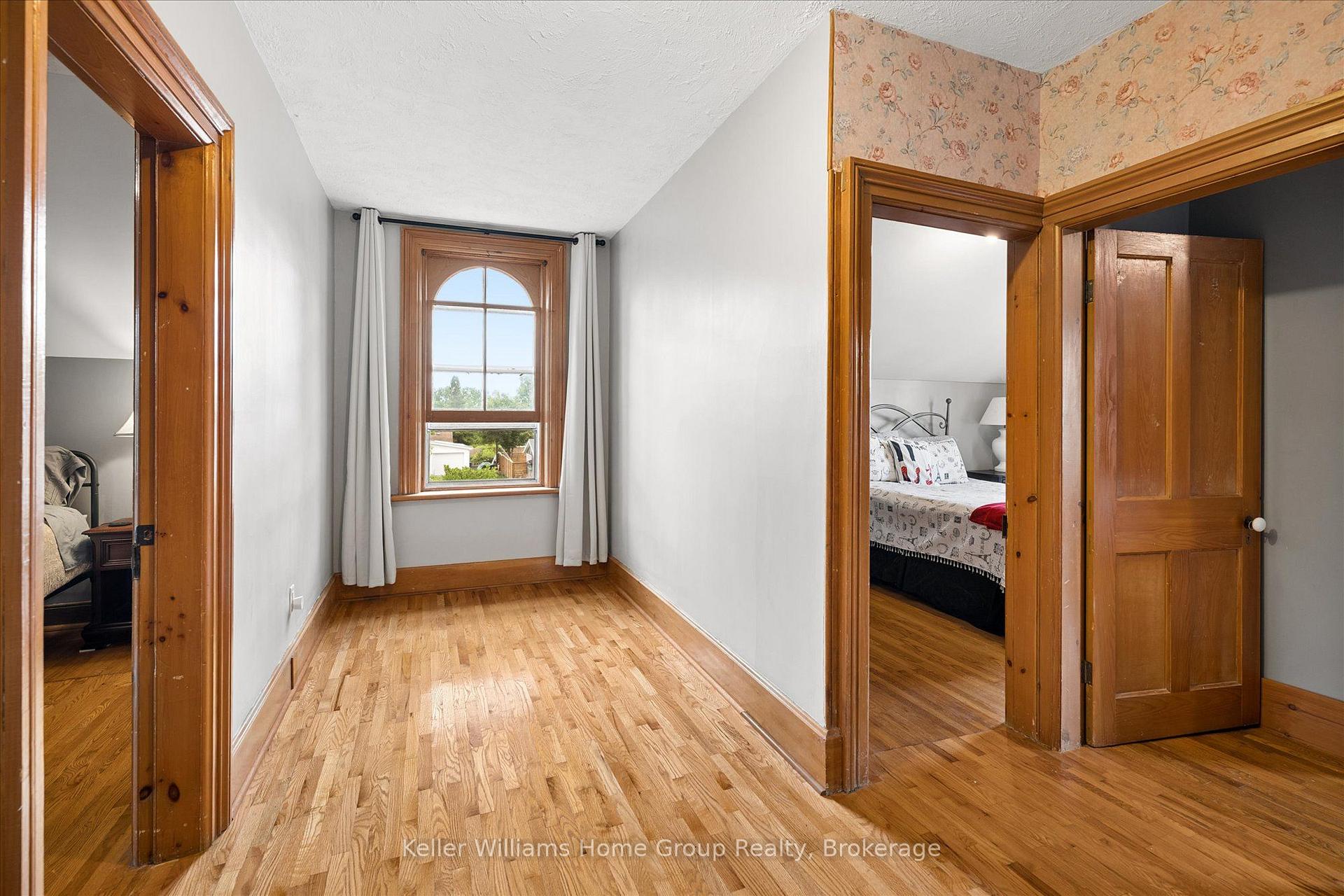 Photo 18 of 339 Garafraxa Street E, Centre Wellington, Fergus — HOMEH