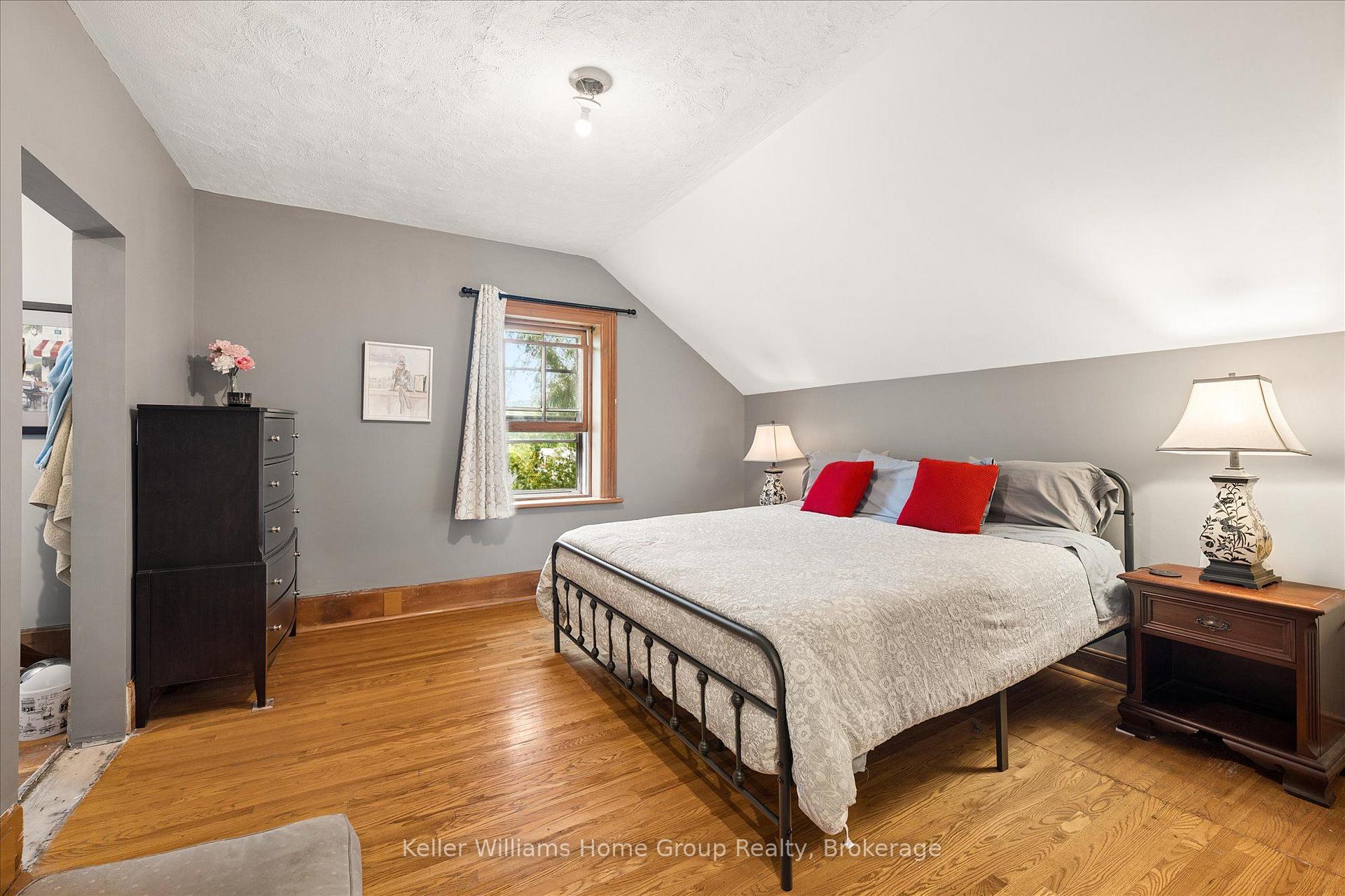 Photo 21 of 339 Garafraxa Street E, Centre Wellington, Fergus — HOMEH