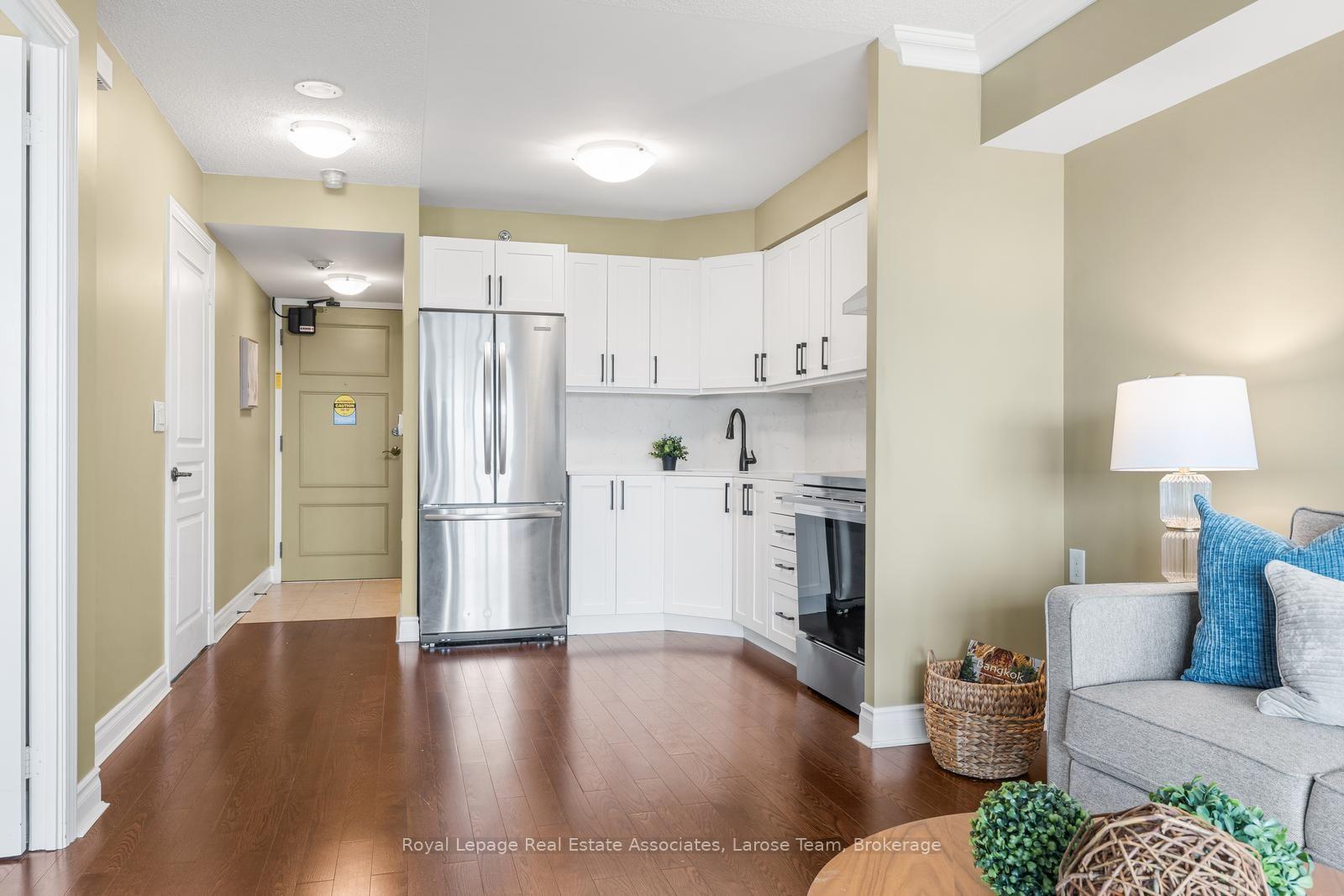 Photo 4 of Unit 1607, 3 Marine Parade Drive, Etobicoke, Mimico — HOMEH