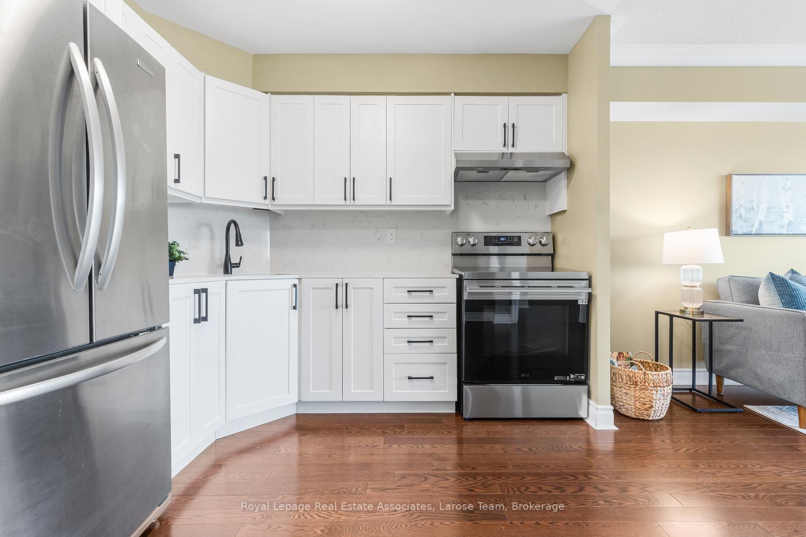 Photo 5 of Unit 1607, 3 Marine Parade Drive, Etobicoke, Mimico — HOMEH