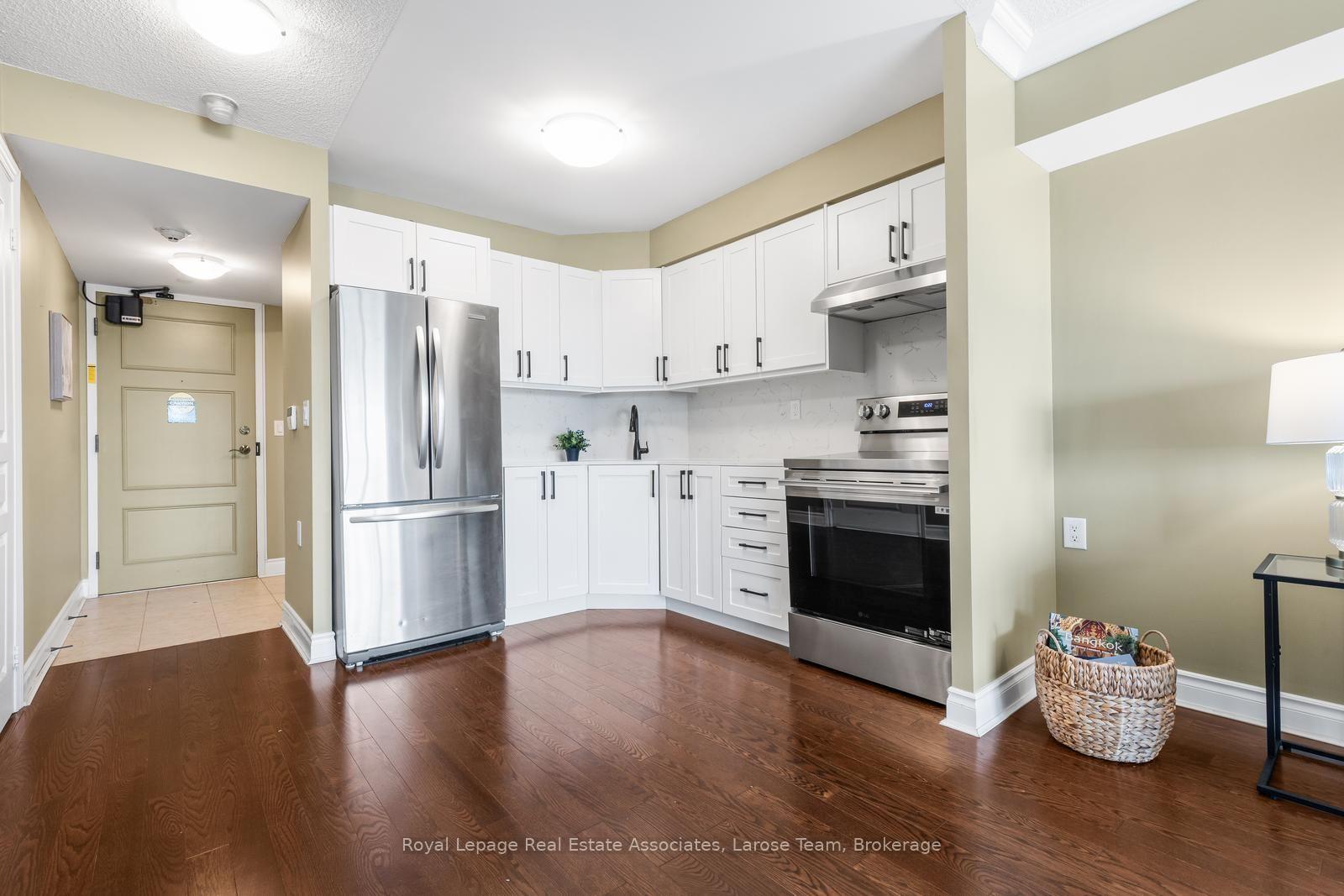 Photo 6 of Unit 1607, 3 Marine Parade Drive, Etobicoke, Mimico — HOMEH