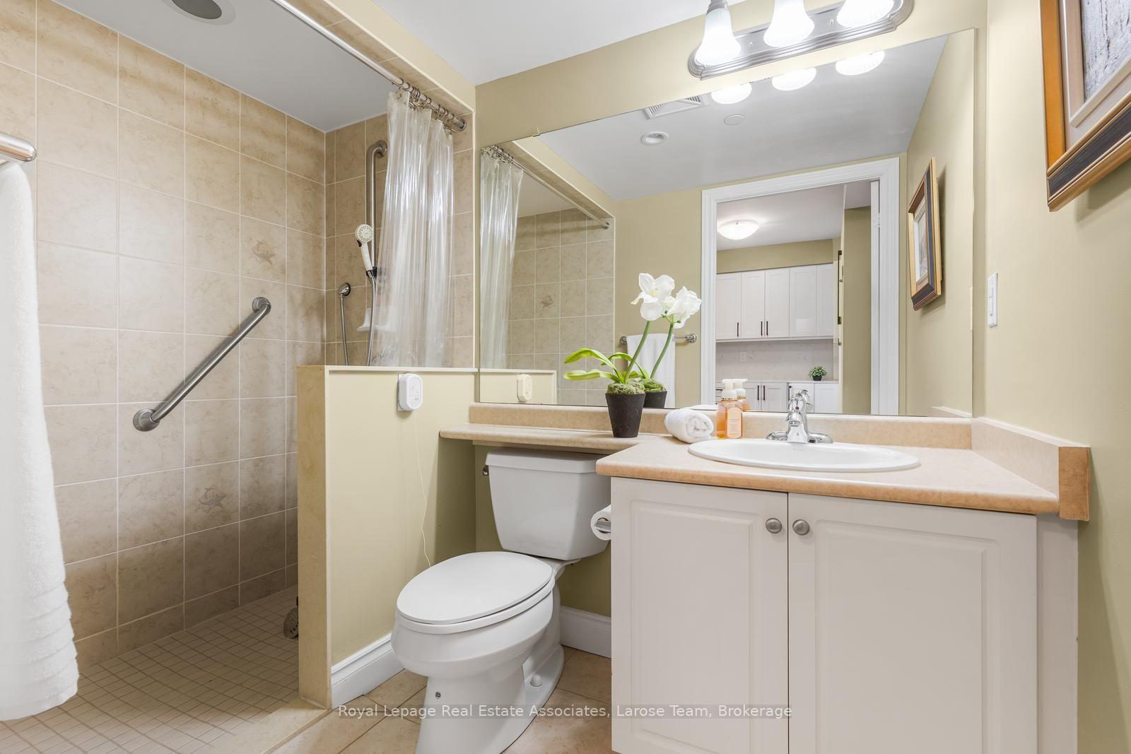 Photo 14 of Unit 1607, 3 Marine Parade Drive, Etobicoke, Mimico — HOMEH