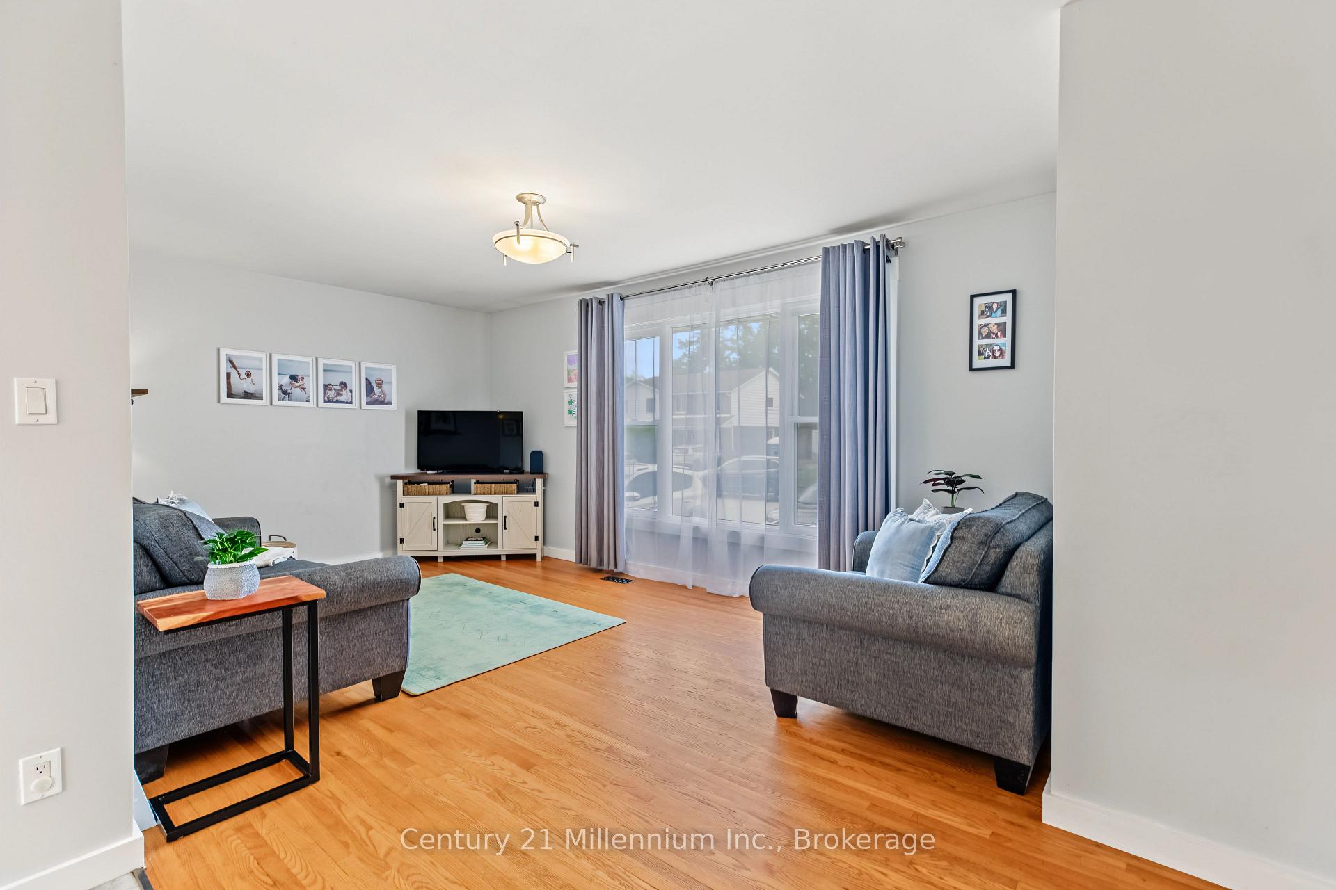 Photo 12 of 553 Spruce Street, Collingwood — HOMEH