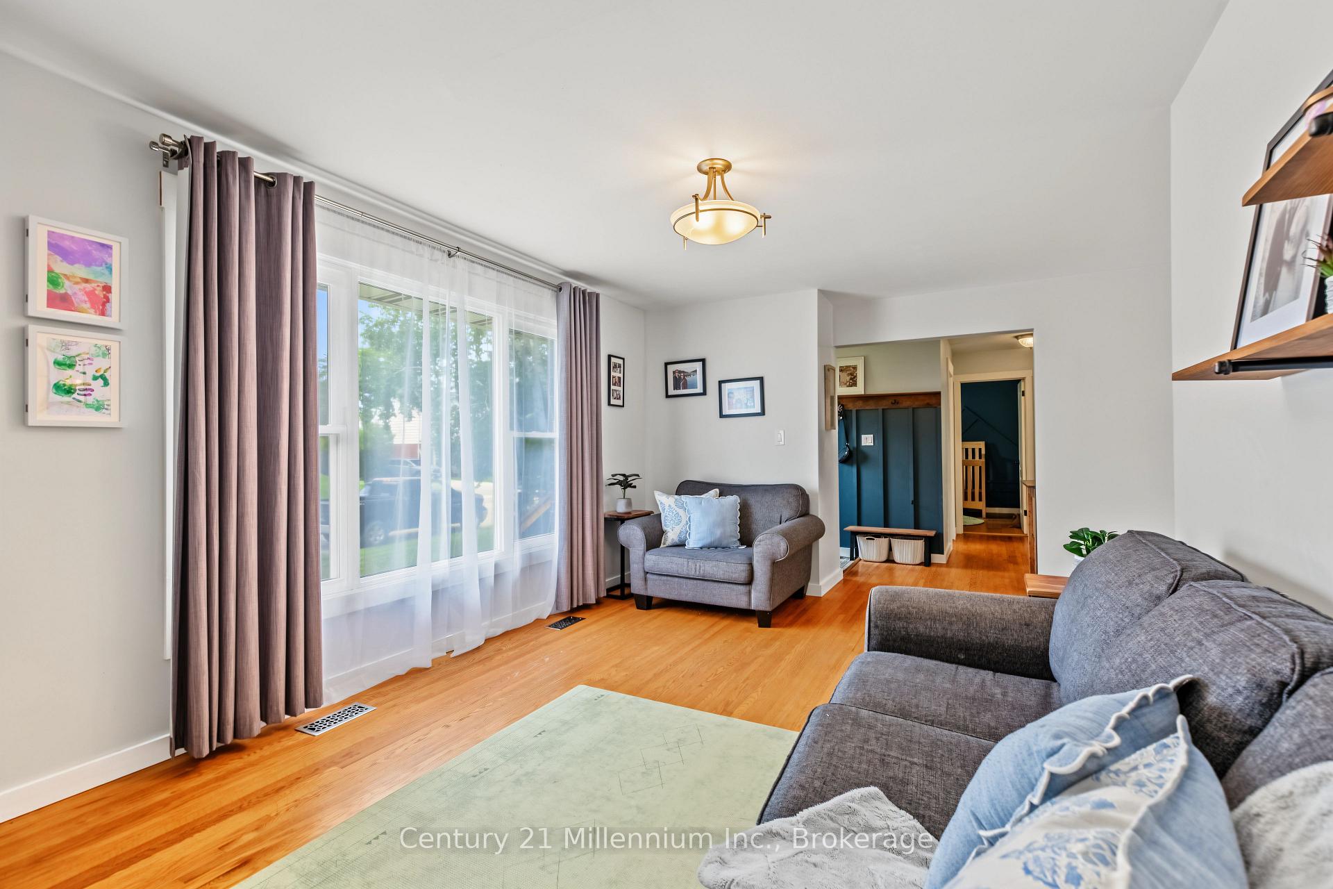 Photo 13 of 553 Spruce Street, Collingwood — HOMEH