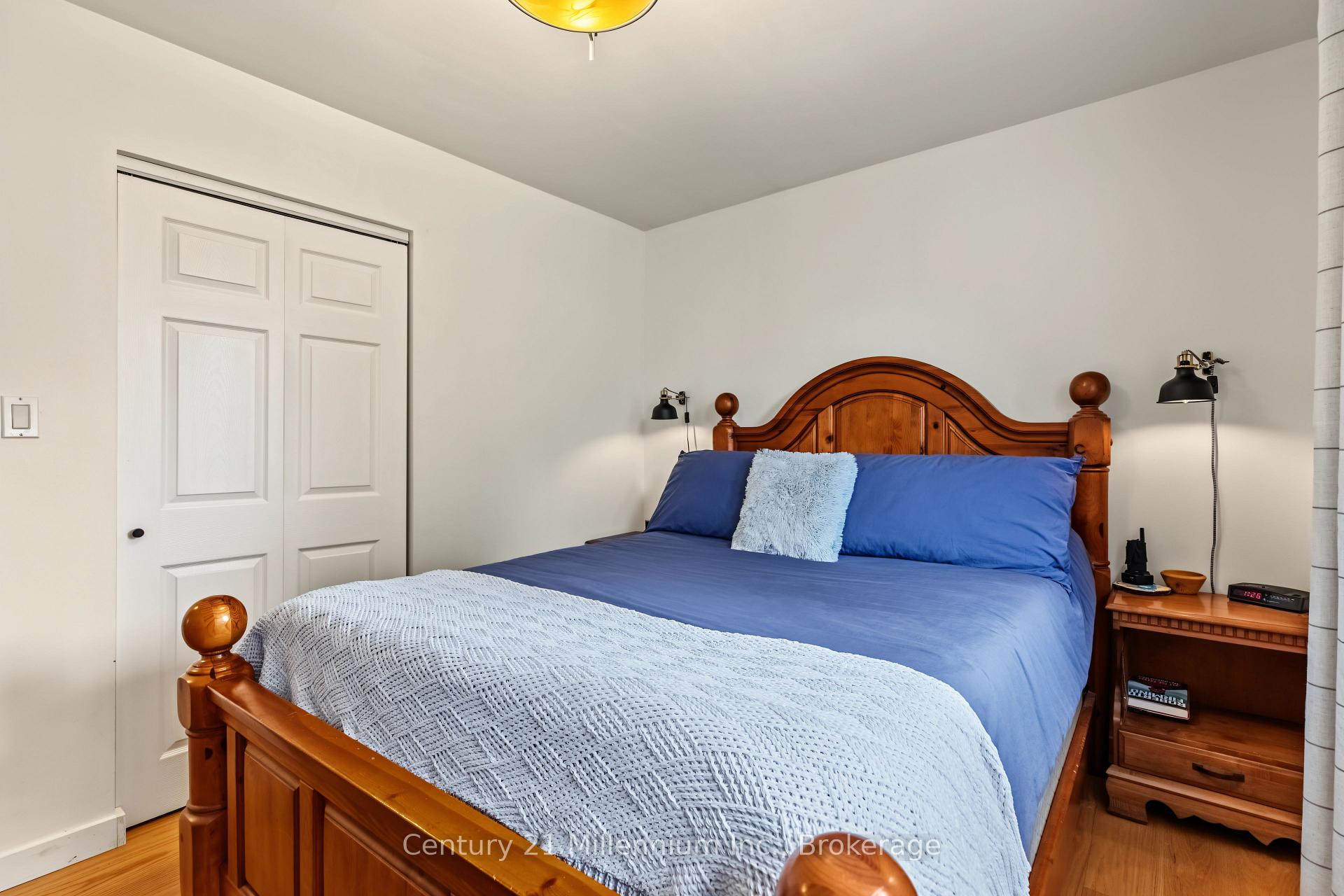 Photo 21 of 553 Spruce Street, Collingwood — HOMEH
