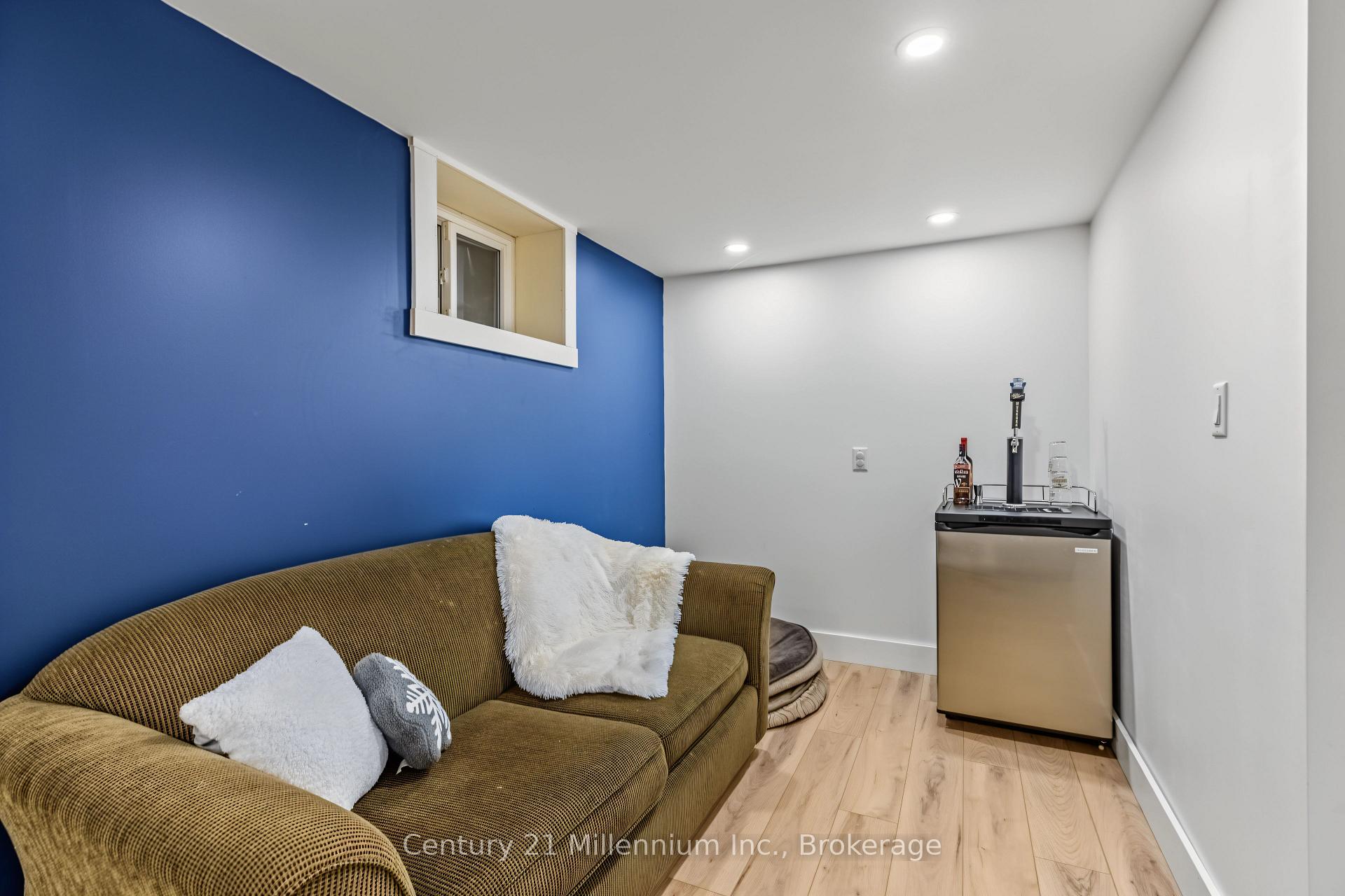Photo 31 of 553 Spruce Street, Collingwood — HOMEH