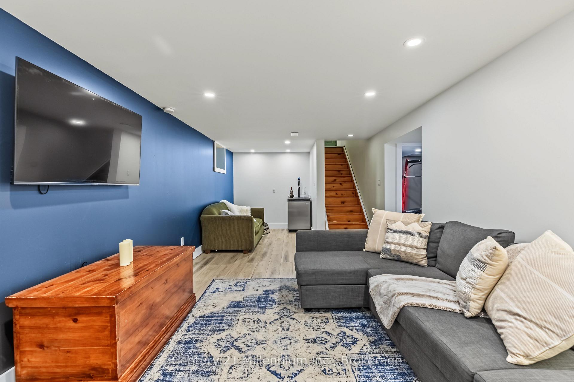 Photo 32 of 553 Spruce Street, Collingwood — HOMEH