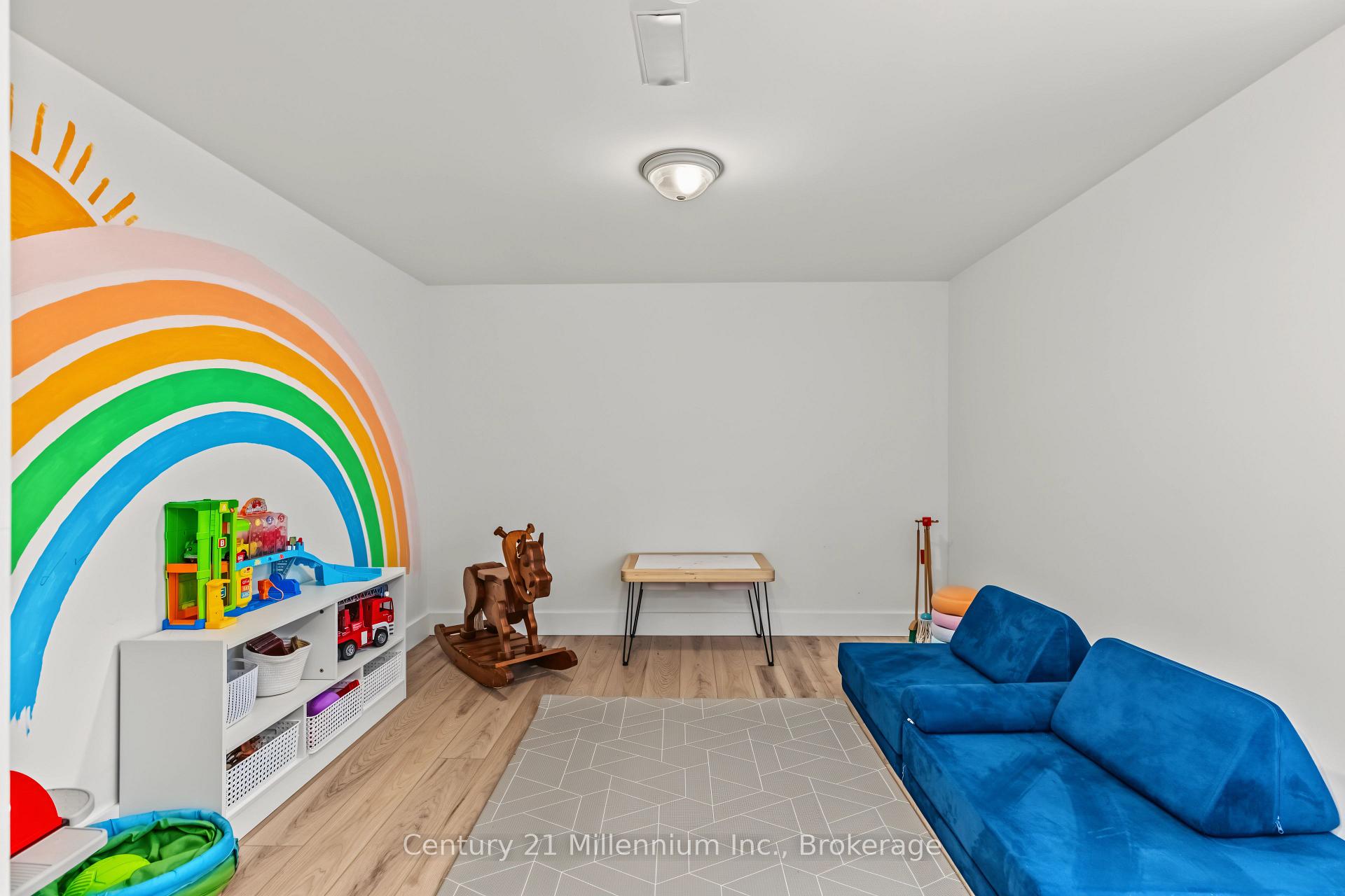 Photo 33 of 553 Spruce Street, Collingwood — HOMEH