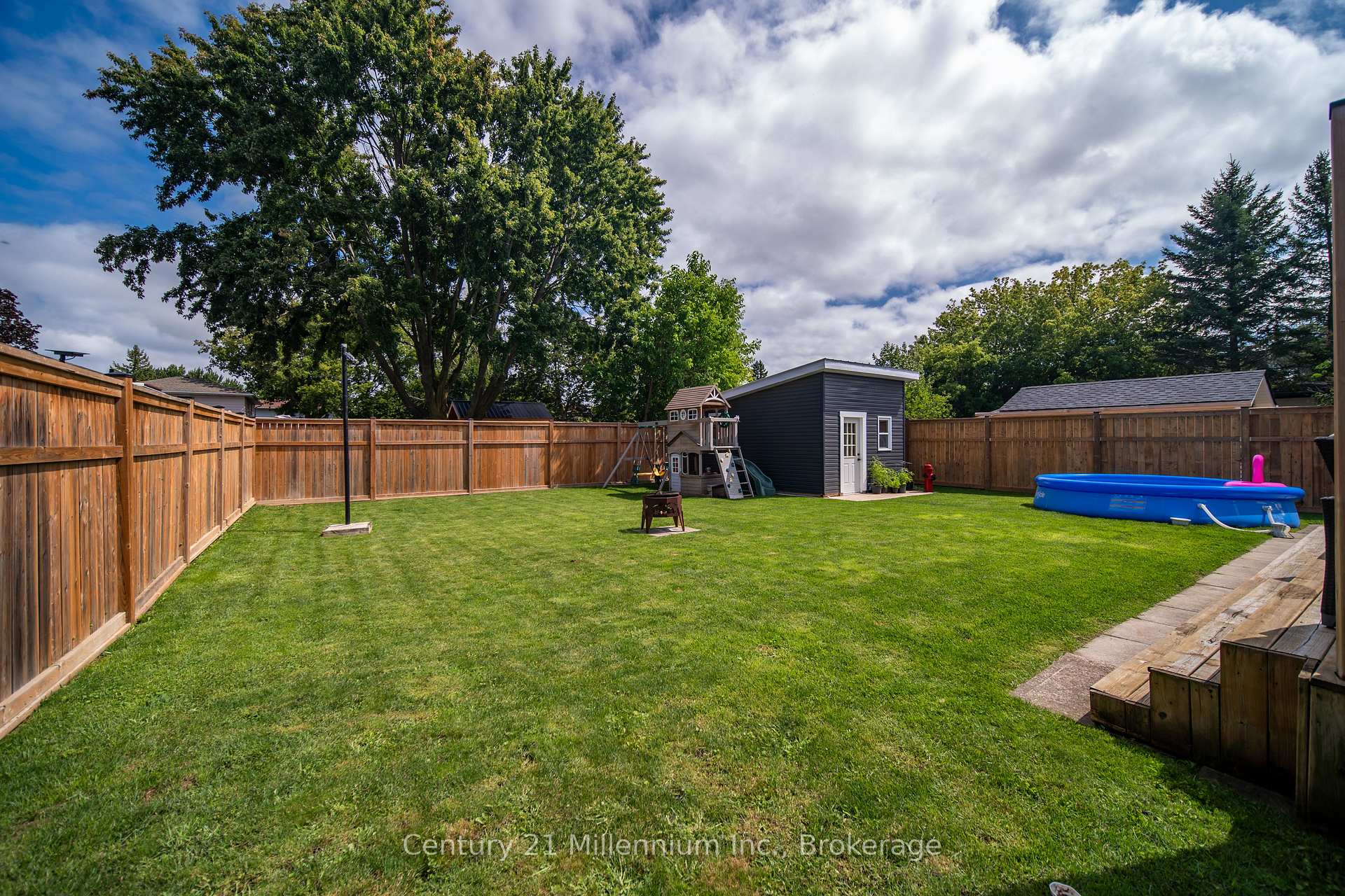 Photo 44 of 553 Spruce Street, Collingwood — HOMEH