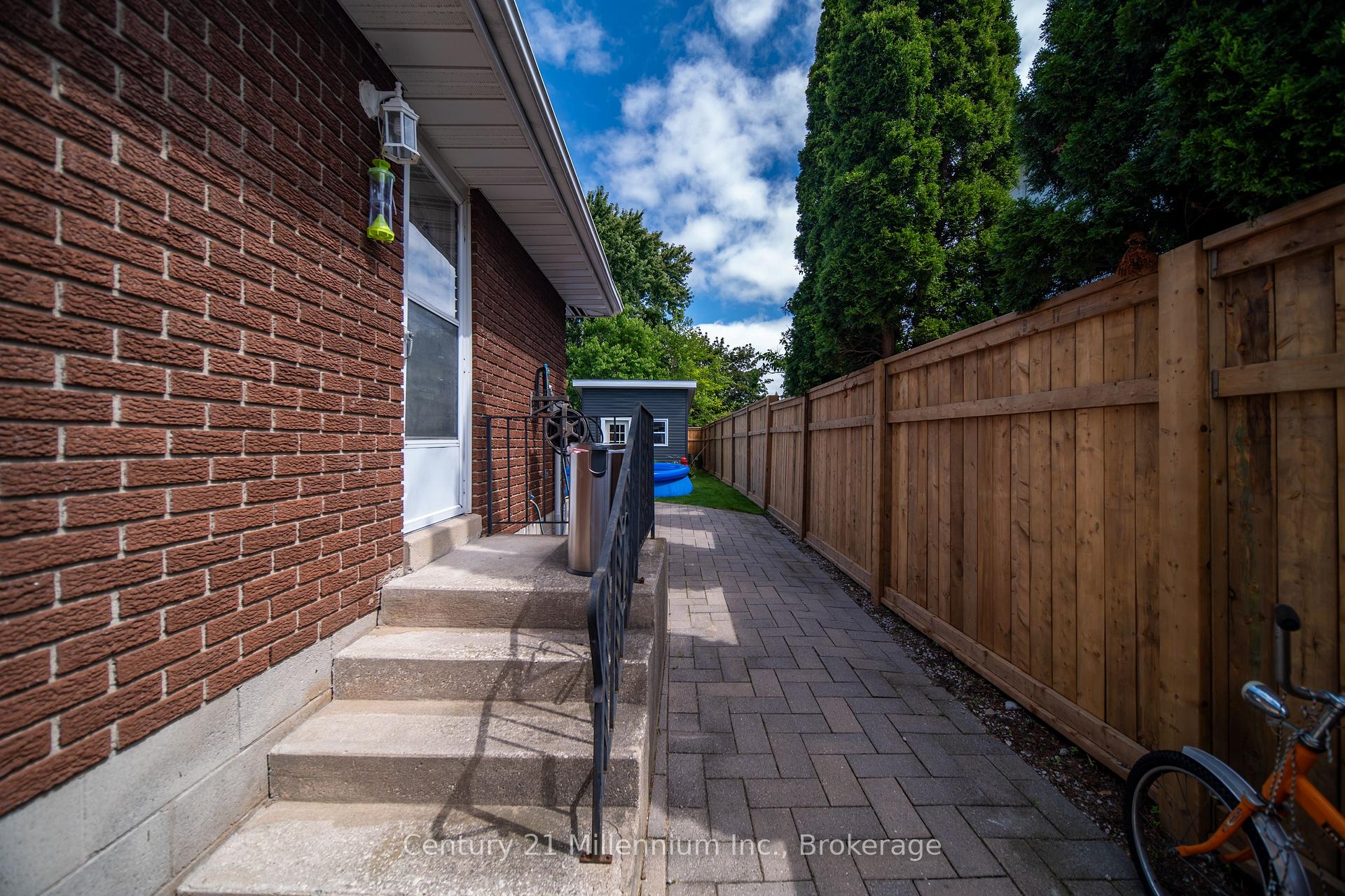 Photo 48 of 553 Spruce Street, Collingwood — HOMEH