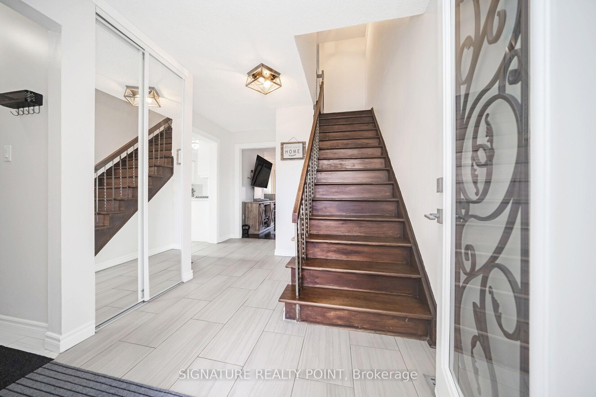 Photo 3 of 222 Simmons Boulevard, Brampton, Madoc — HOMEH