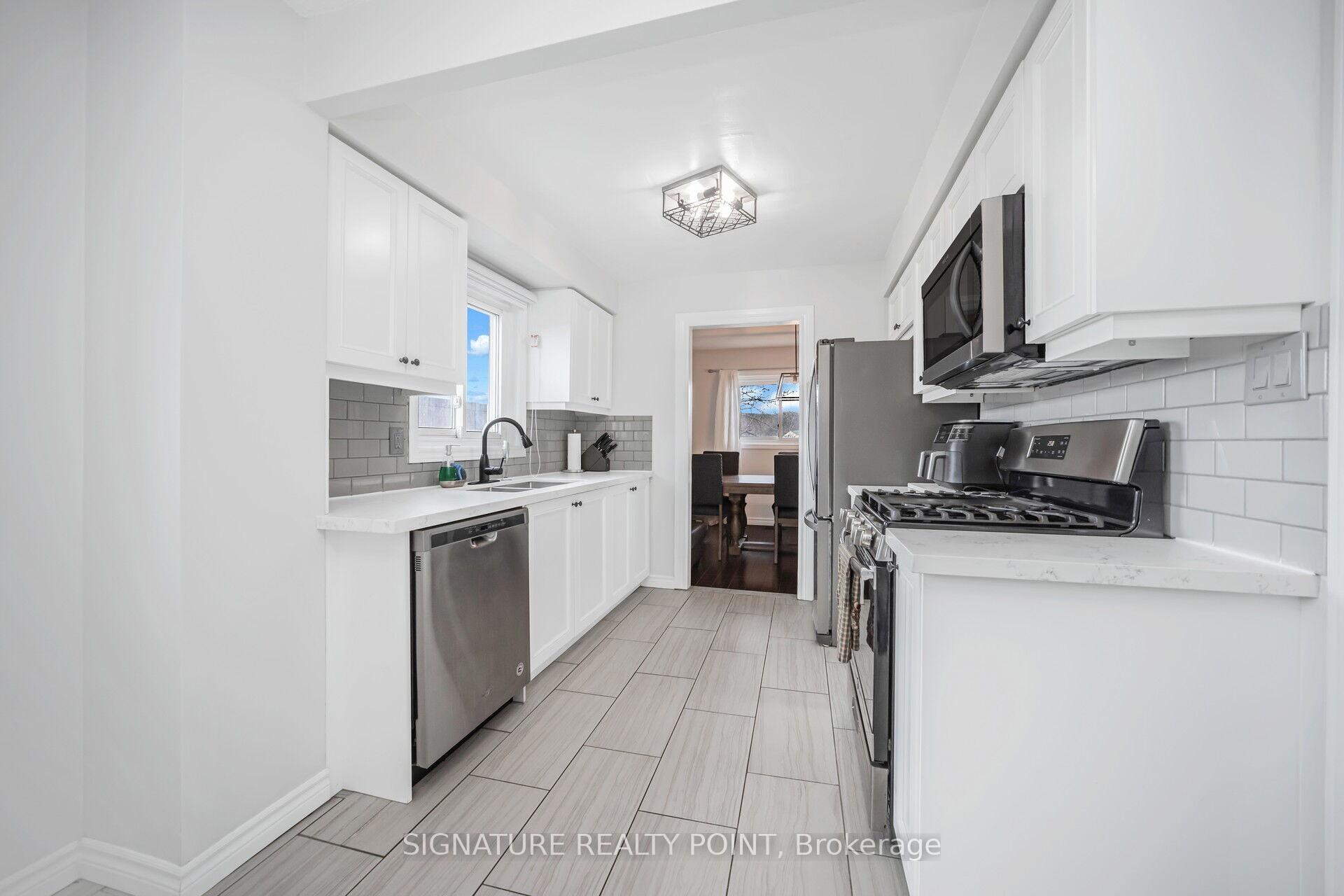 Photo 10 of 222 Simmons Boulevard, Brampton, Madoc — HOMEH