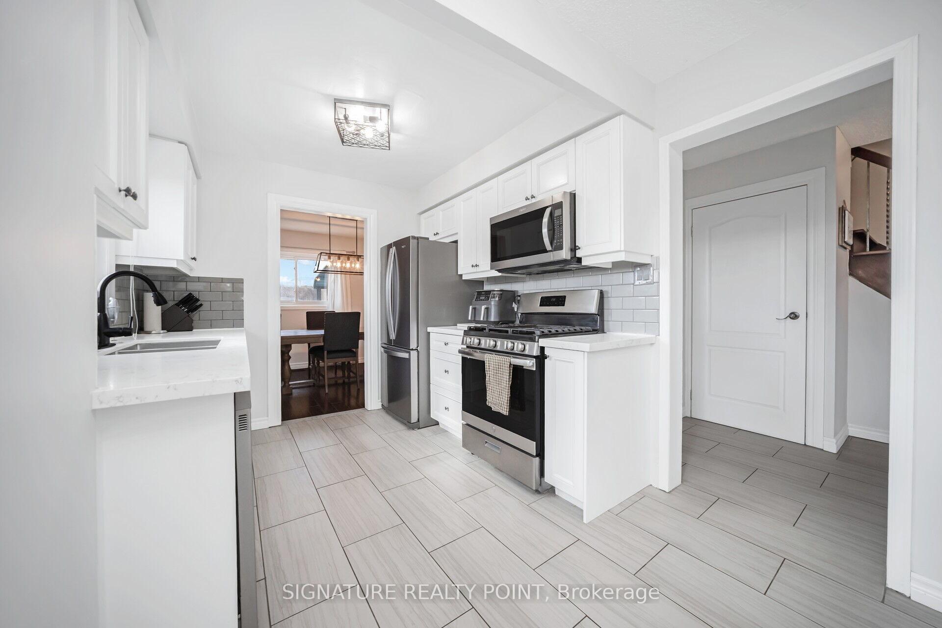 Photo 11 of 222 Simmons Boulevard, Brampton, Madoc — HOMEH