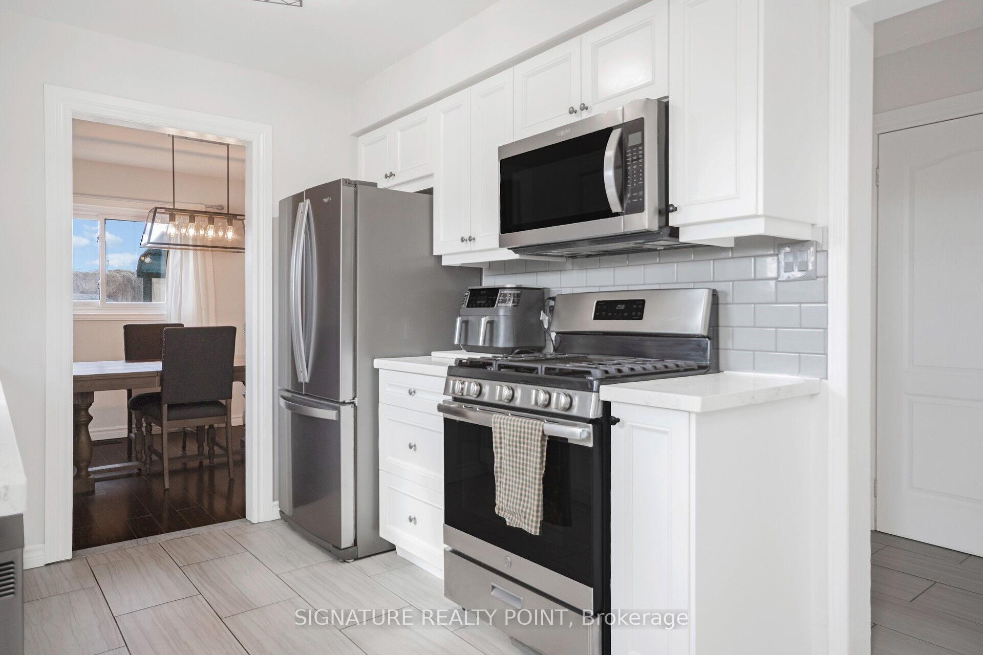 Photo 12 of 222 Simmons Boulevard, Brampton, Madoc — HOMEH