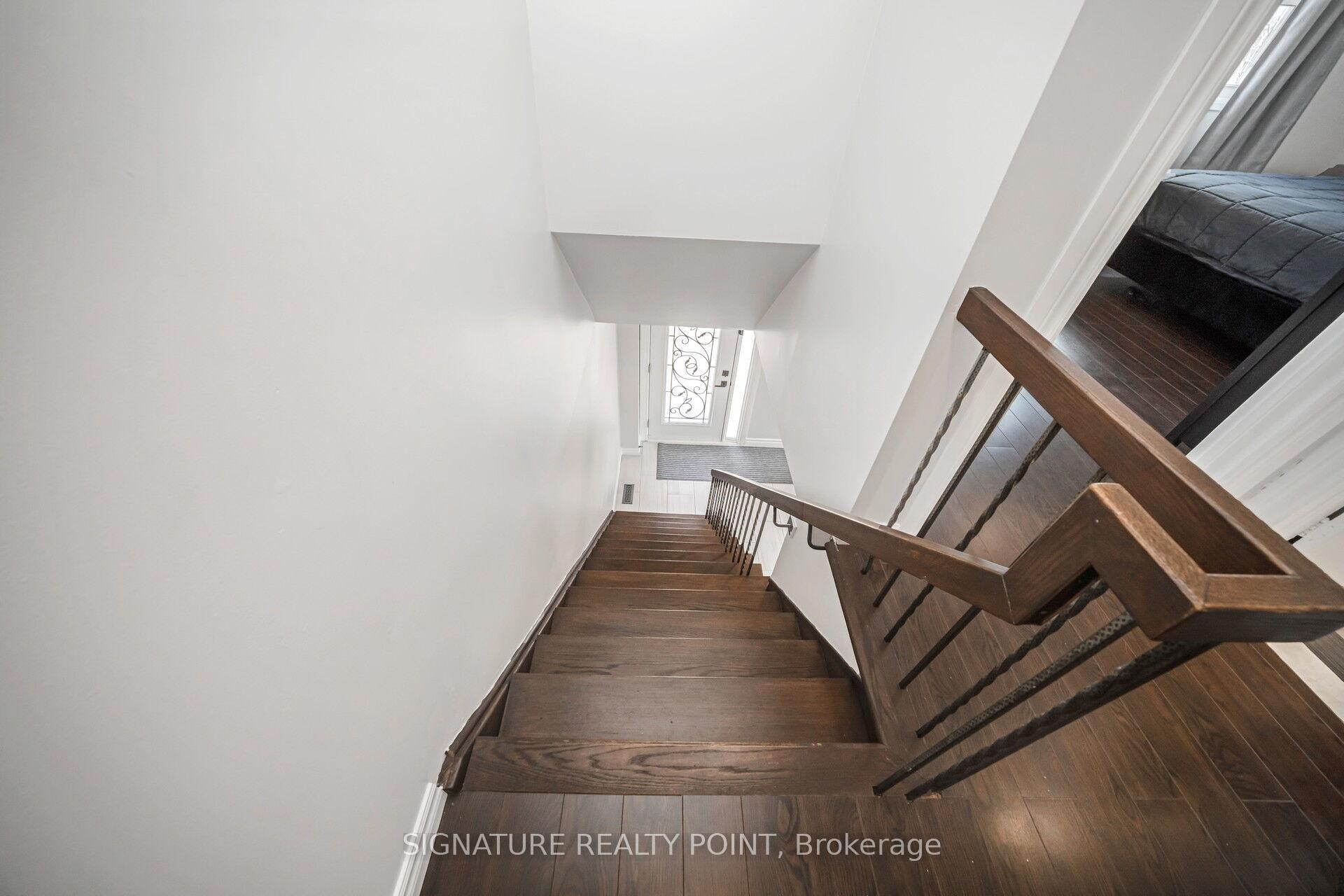 Photo 23 of 222 Simmons Boulevard, Brampton, Madoc — HOMEH