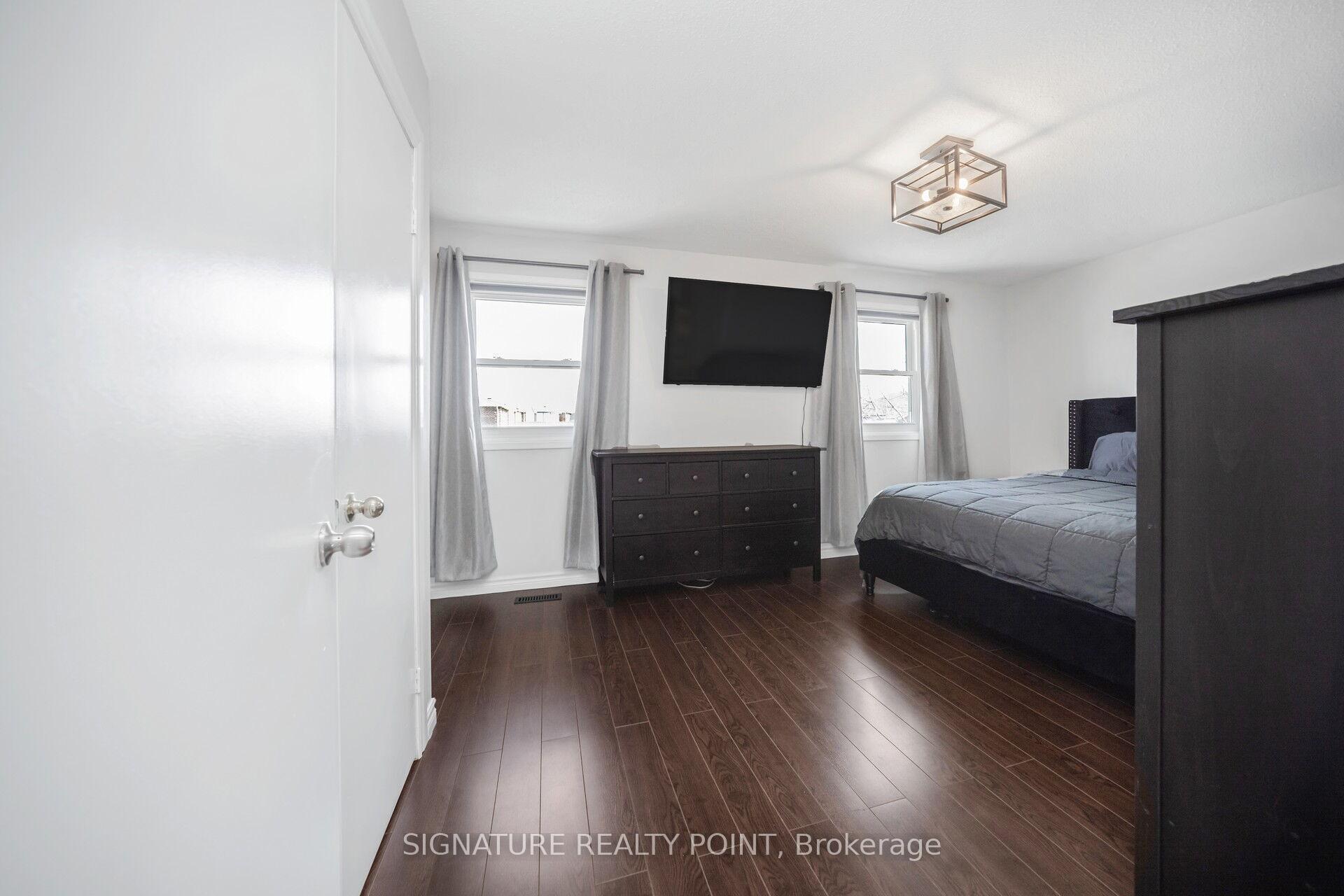 Photo 25 of 222 Simmons Boulevard, Brampton, Madoc — HOMEH