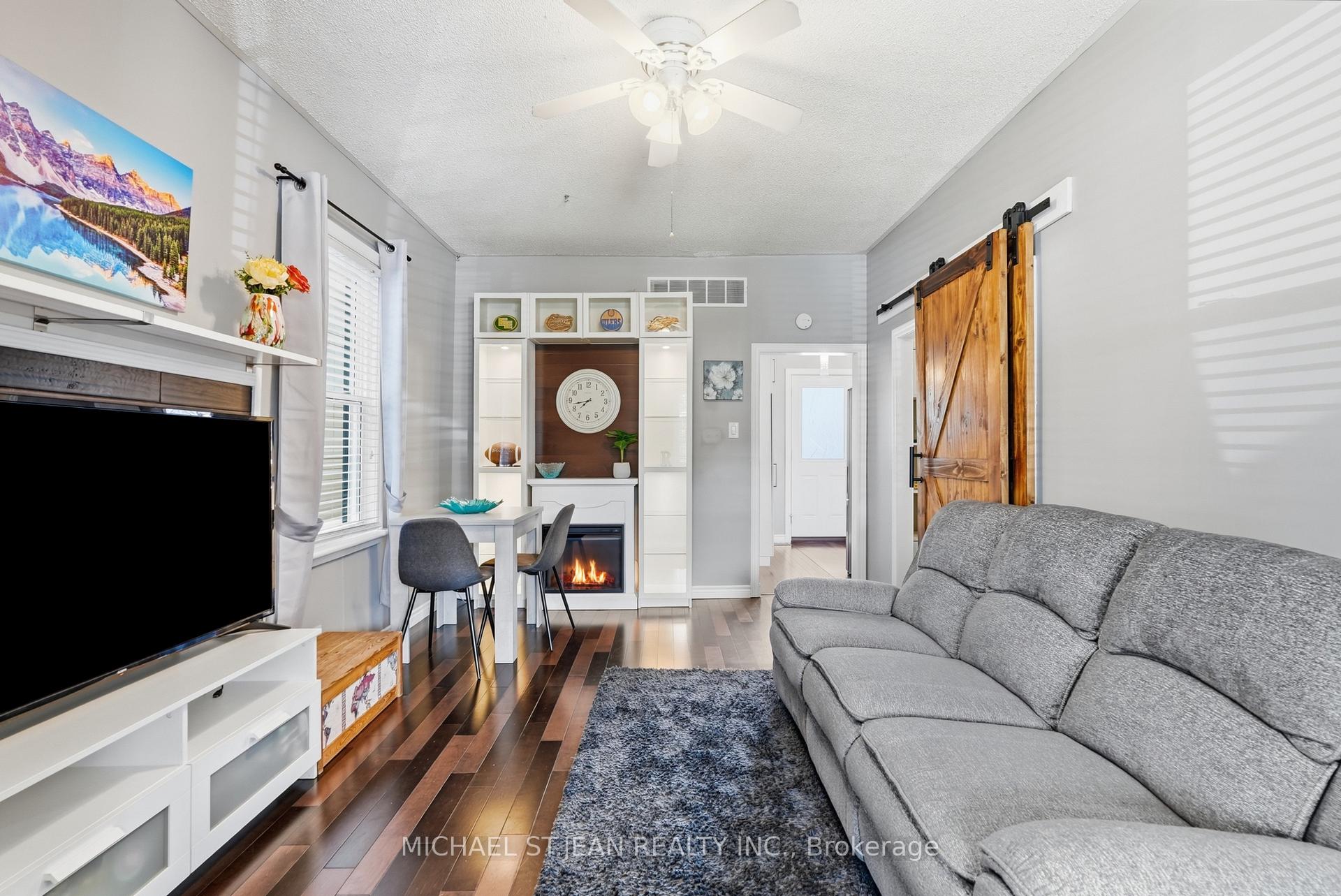Photo 11 of 67 Robins Avenue, Hamilton, Crown Point — HOMEH