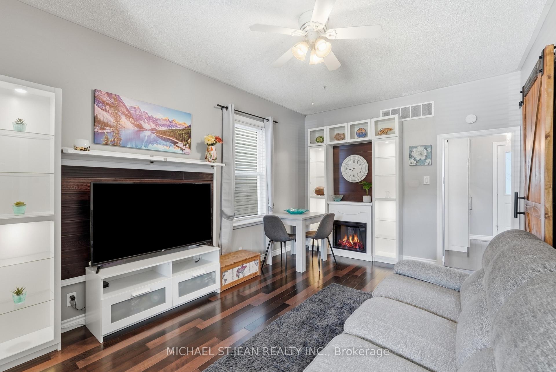 Photo 12 of 67 Robins Avenue, Hamilton, Crown Point — HOMEH