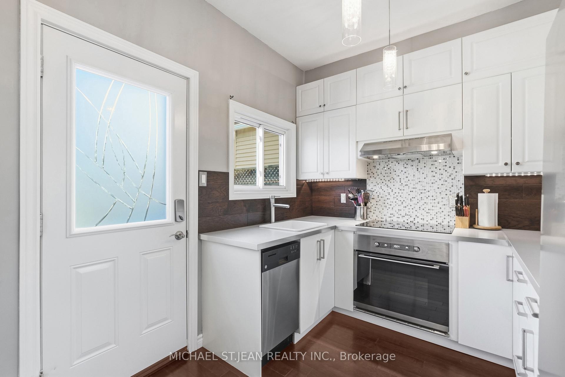 Photo 21 of 67 Robins Avenue, Hamilton, Crown Point — HOMEH