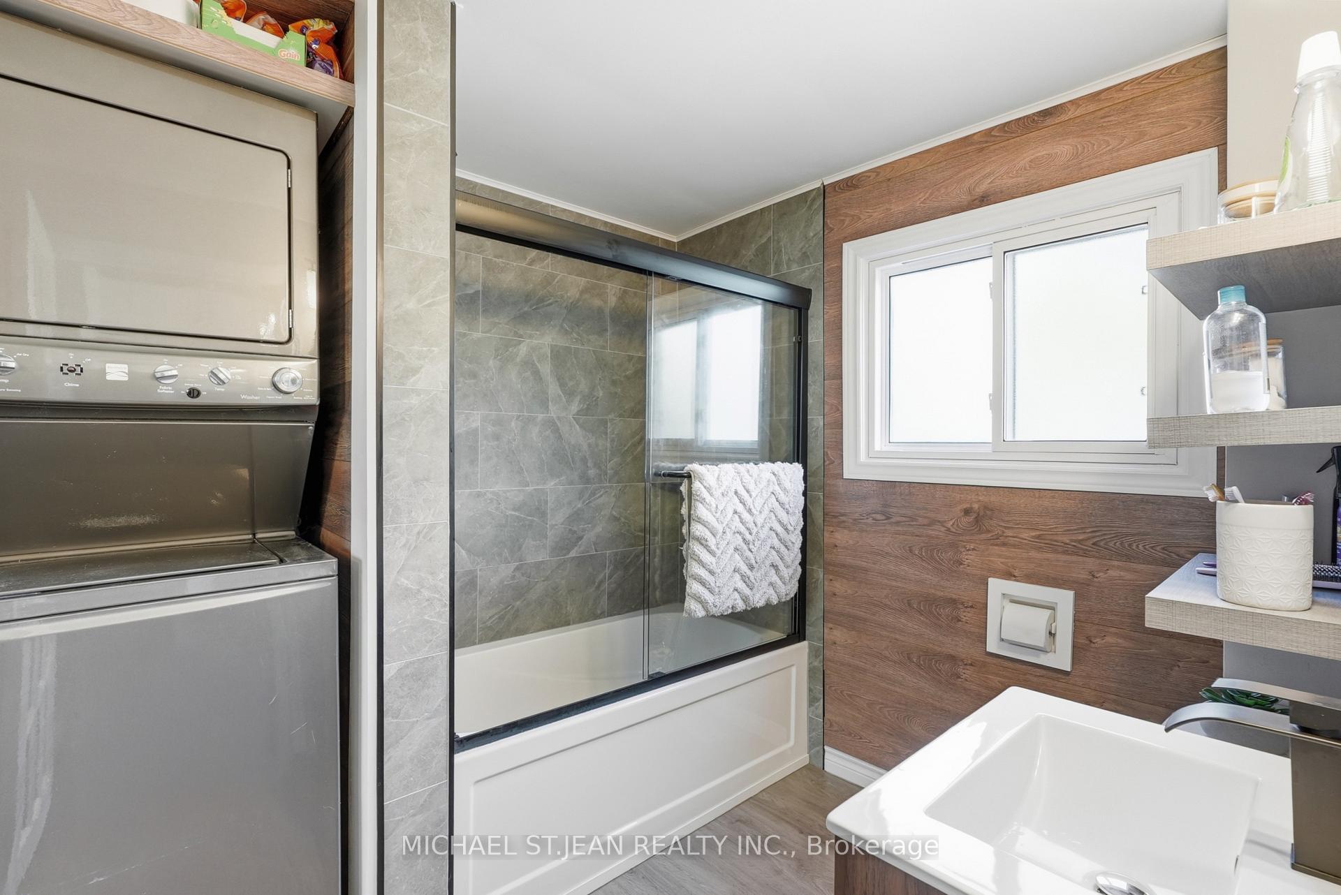 Photo 29 of 67 Robins Avenue, Hamilton, Crown Point — HOMEH