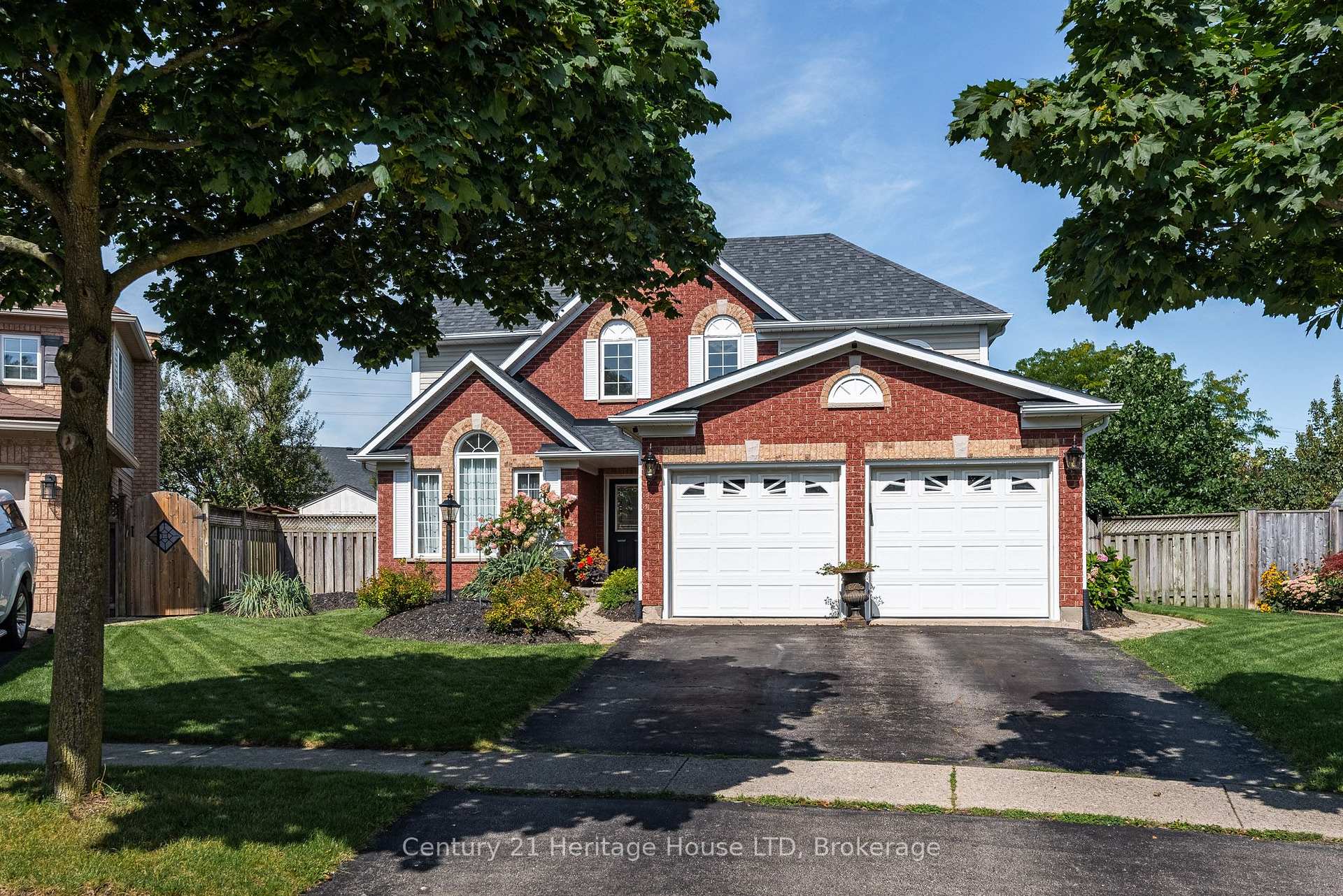 Photo 2 of 52 Farris Avenue, St. Catharines, Rykert/Vansickle — HOMEH