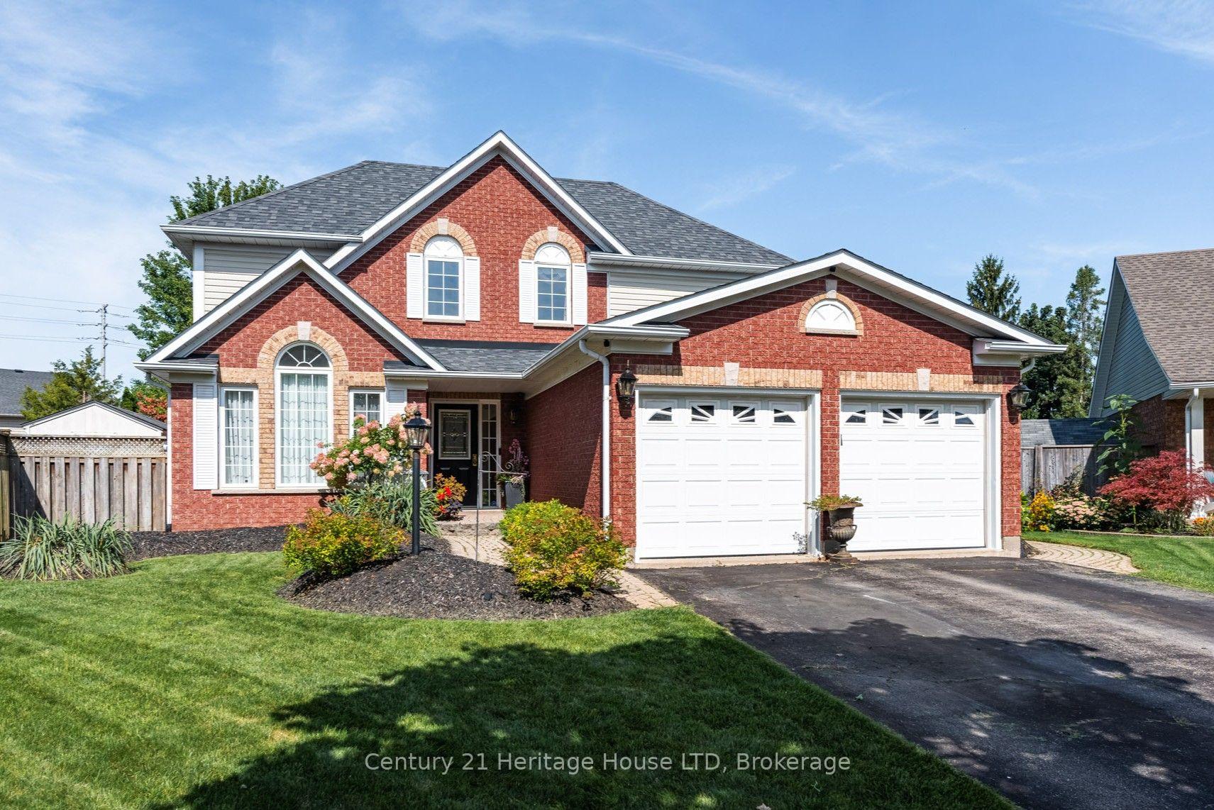 Photo 3 of 52 Farris Avenue, St. Catharines, Rykert/Vansickle — HOMEH