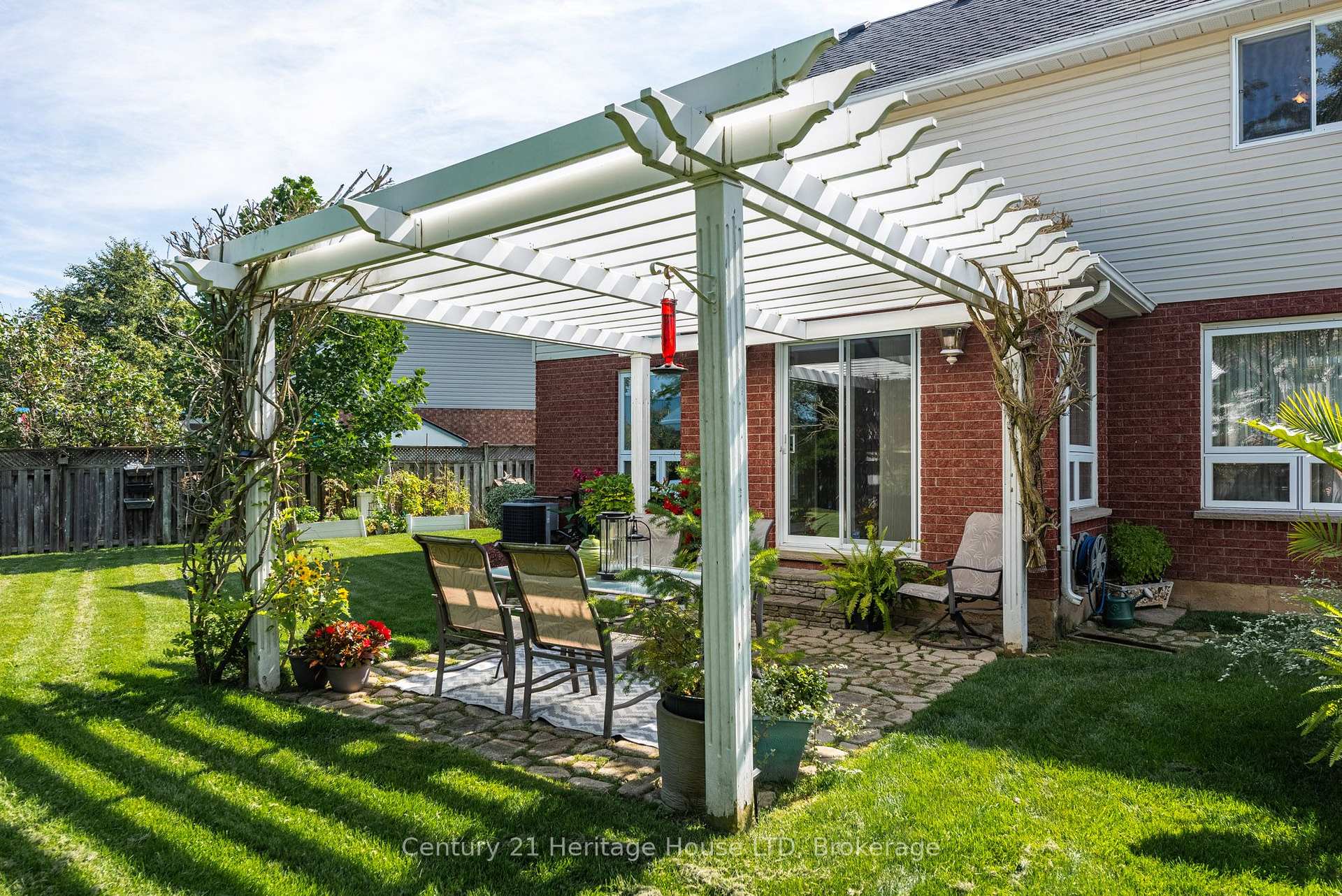 Photo 15 of 52 Farris Avenue, St. Catharines, Rykert/Vansickle — HOMEH