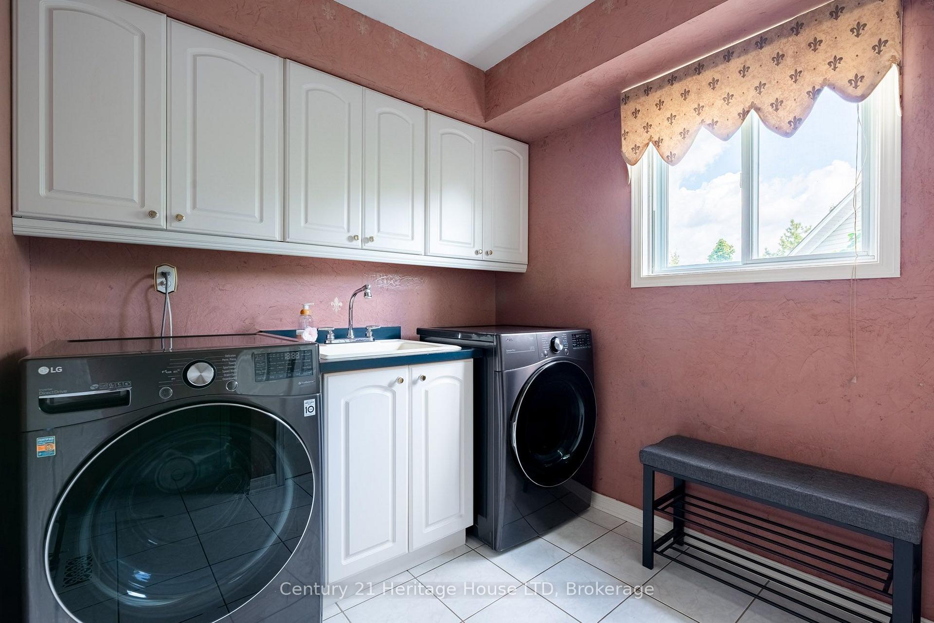 Photo 19 of 52 Farris Avenue, St. Catharines, Rykert/Vansickle — HOMEH