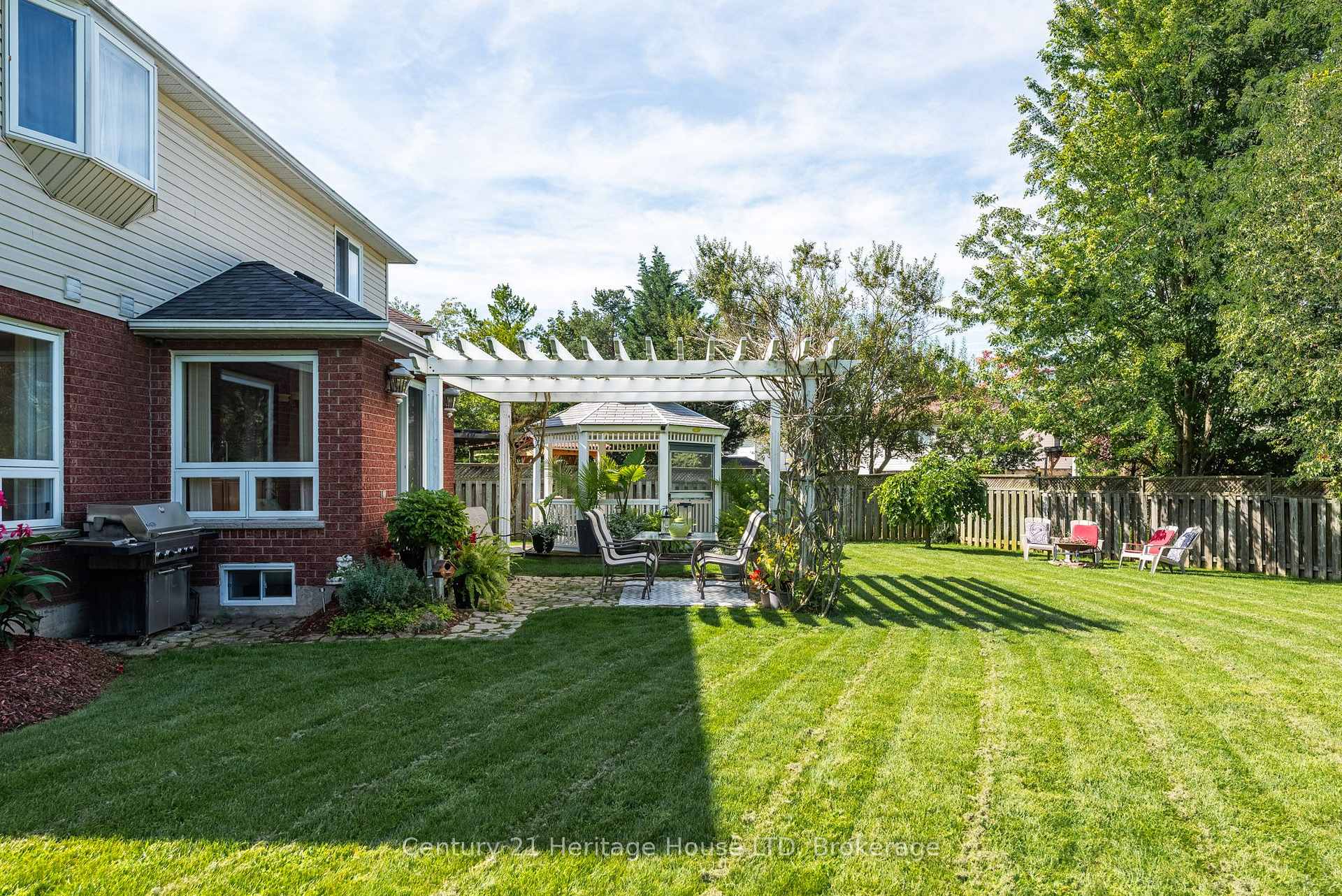 Photo 32 of 52 Farris Avenue, St. Catharines, Rykert/Vansickle — HOMEH