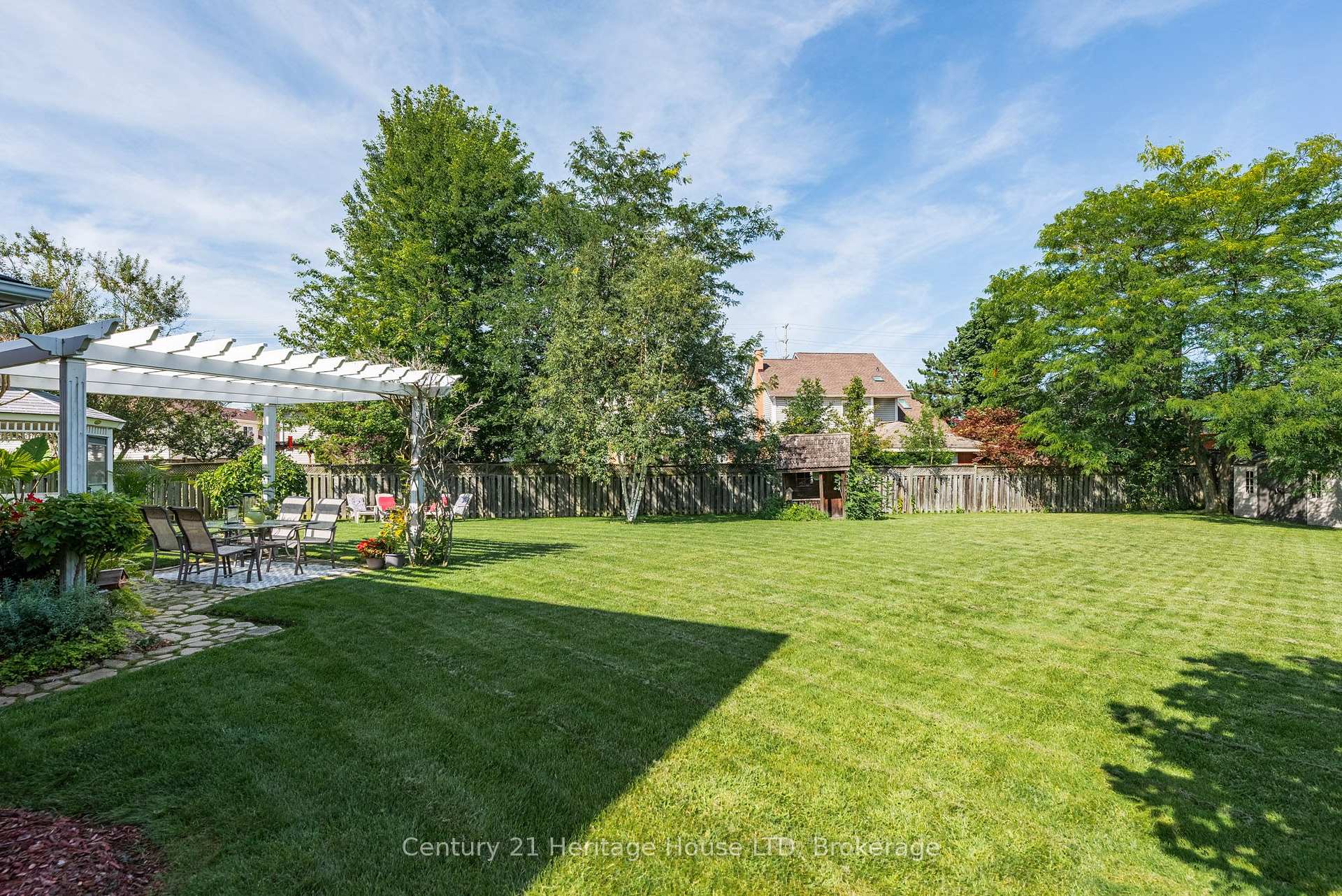 Photo 33 of 52 Farris Avenue, St. Catharines, Rykert/Vansickle — HOMEH
