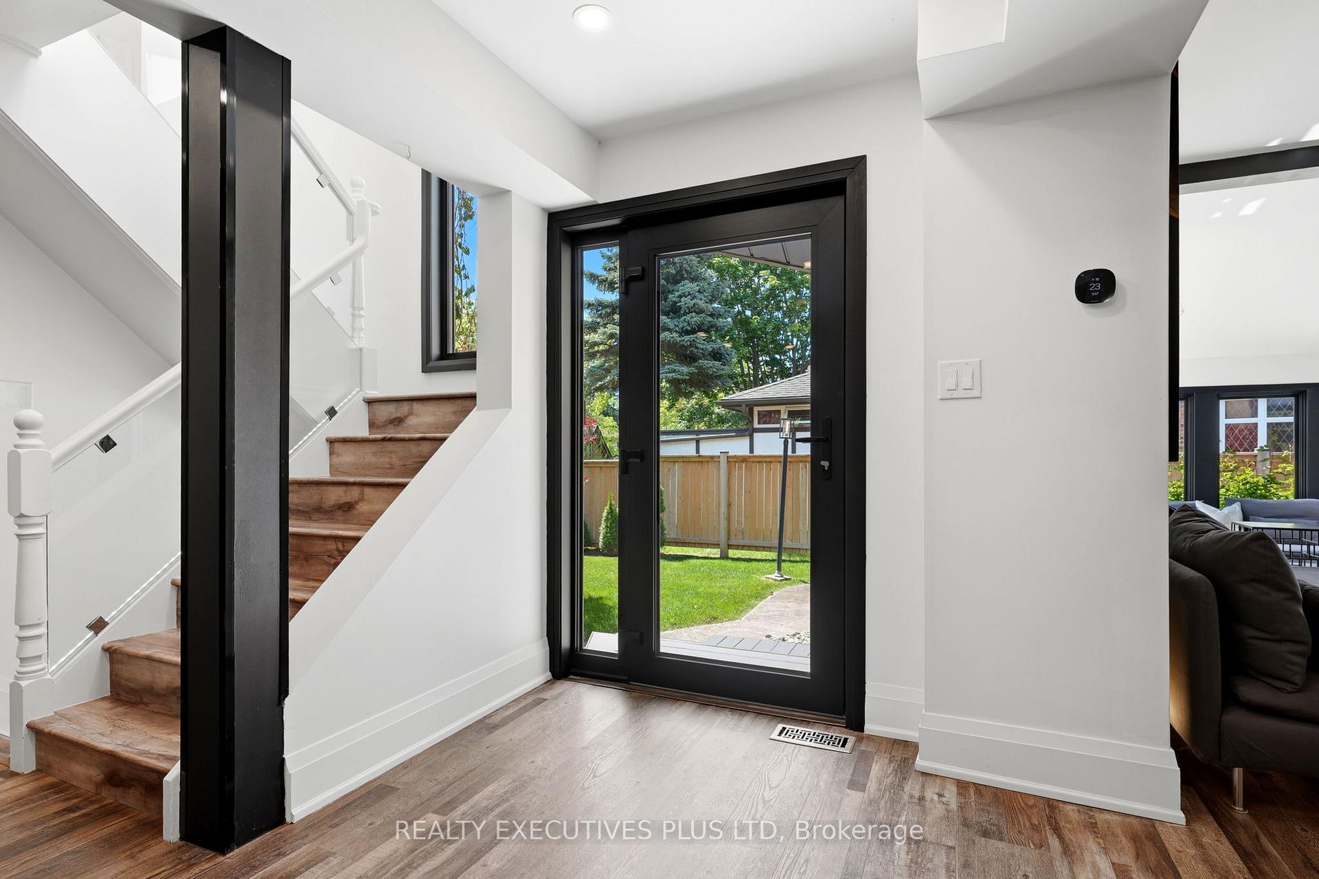 Photo 5 of 36 Lakeview Drive, Hamilton, Lakeshore — HOMEH