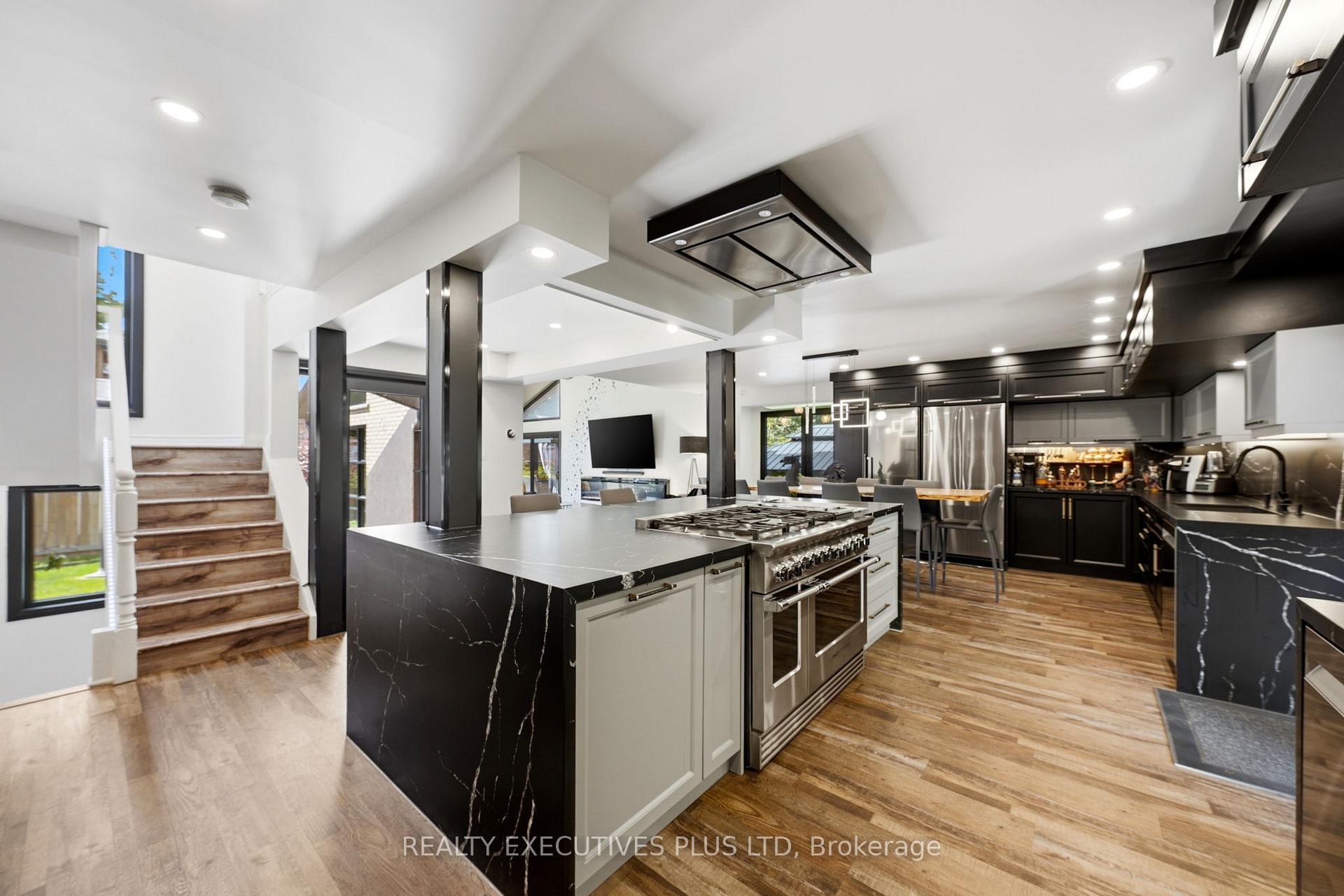 Photo 2 of 36 Lakeview Drive, Hamilton, Lakeshore — HOMEH