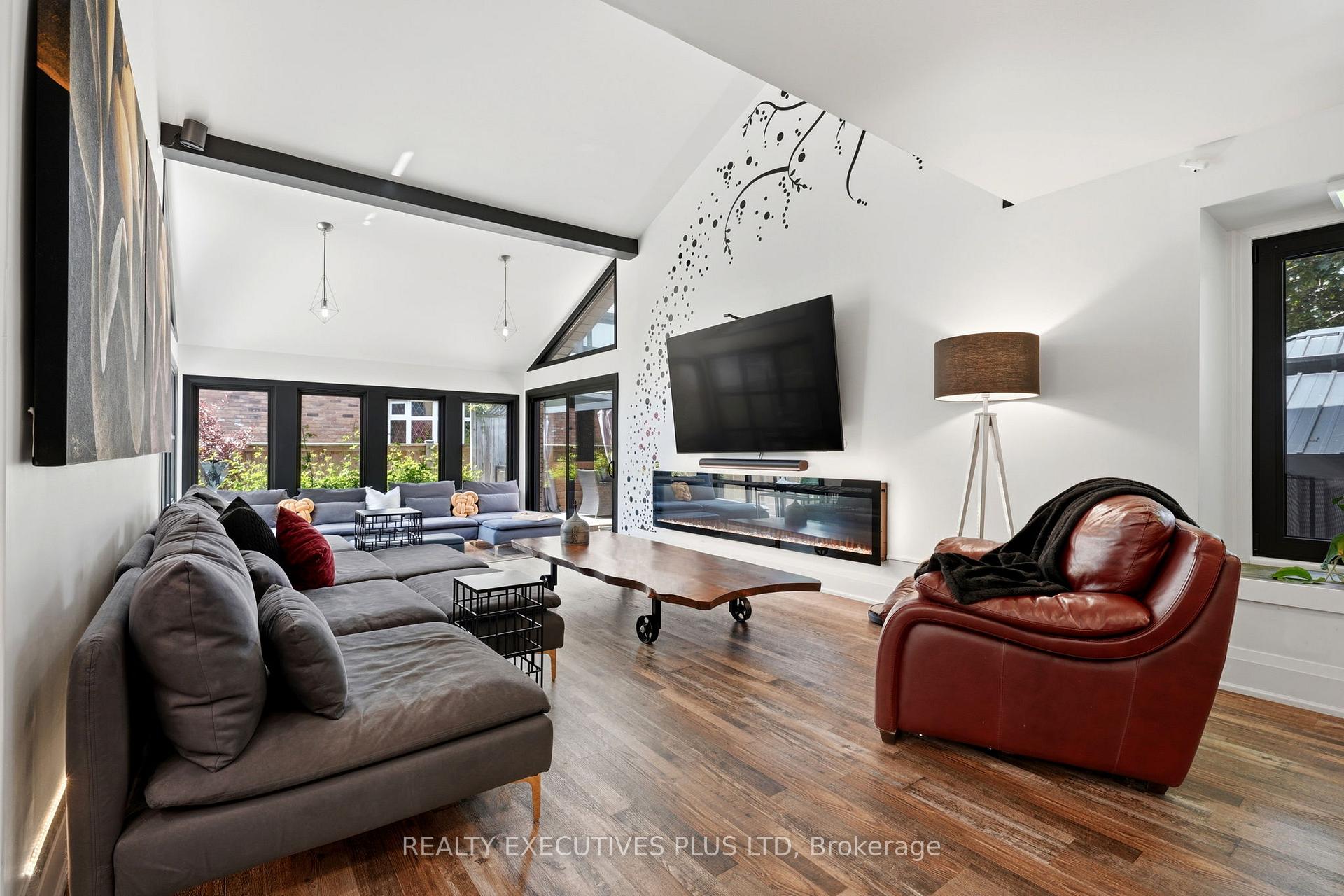 Photo 9 of 36 Lakeview Drive, Hamilton, Lakeshore — HOMEH