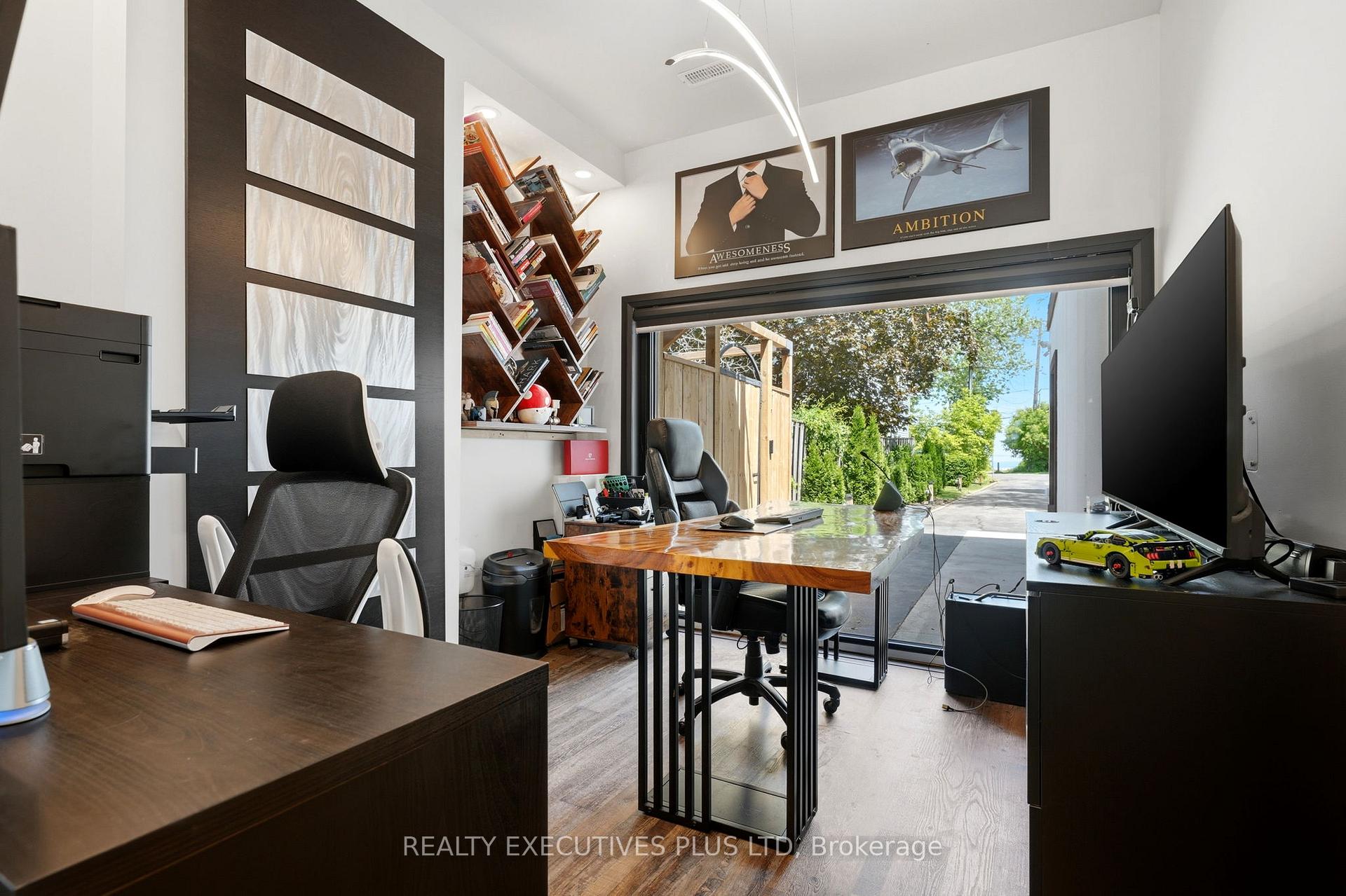 Photo 11 of 36 Lakeview Drive, Hamilton, Lakeshore — HOMEH