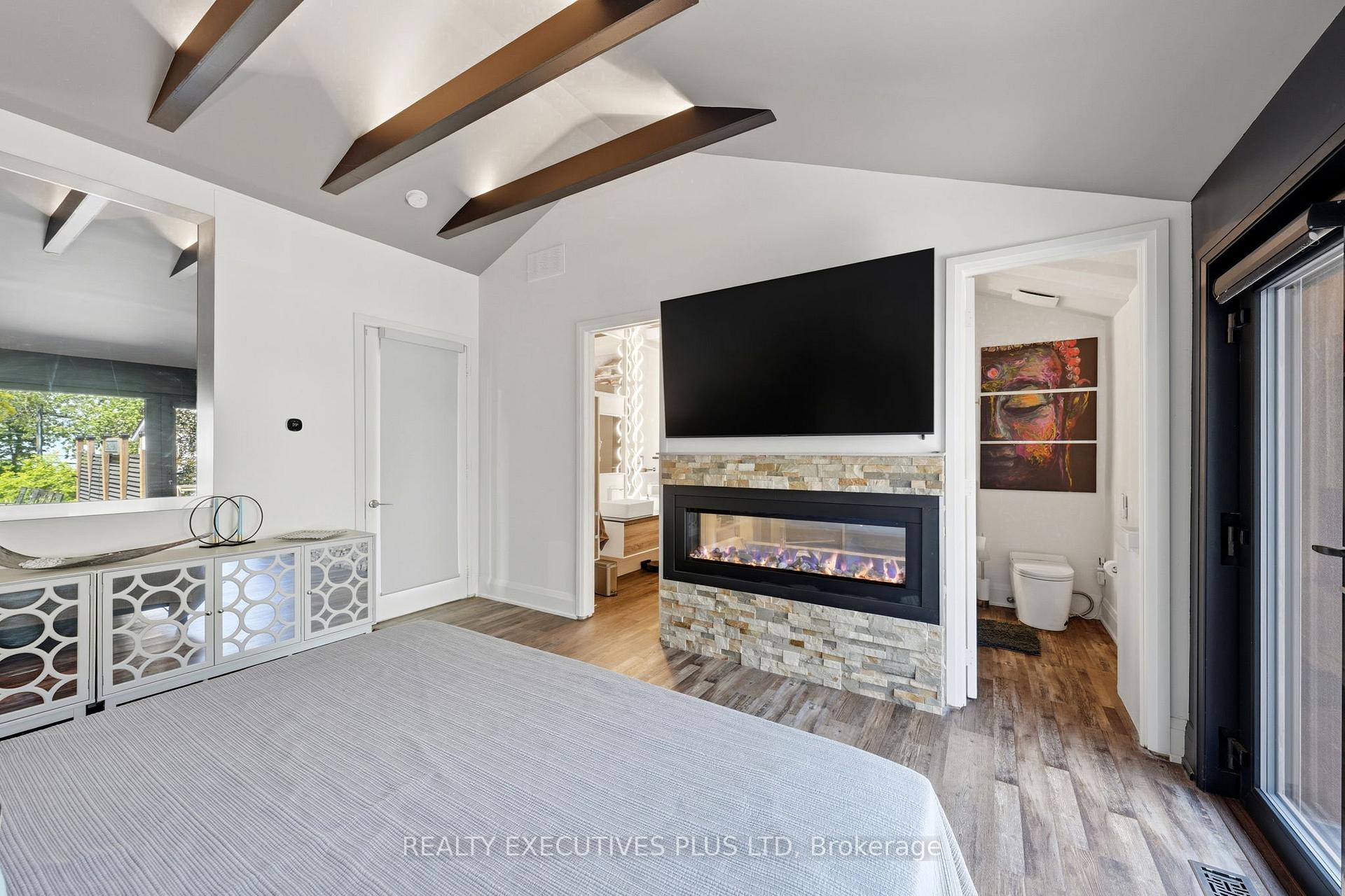 Photo 16 of 36 Lakeview Drive, Hamilton, Lakeshore — HOMEH