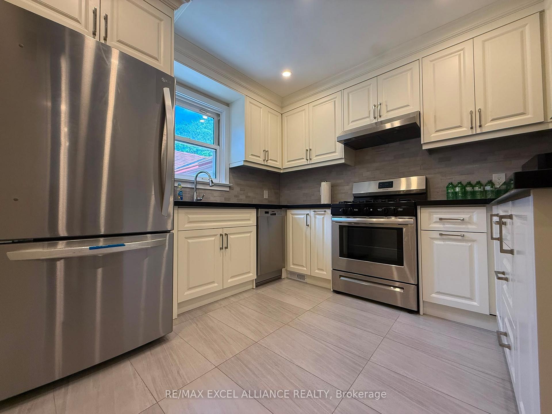 Photo 14 of 2242 Brimley Road, Scarborough, Agincourt South-Malvern West — HOMEH