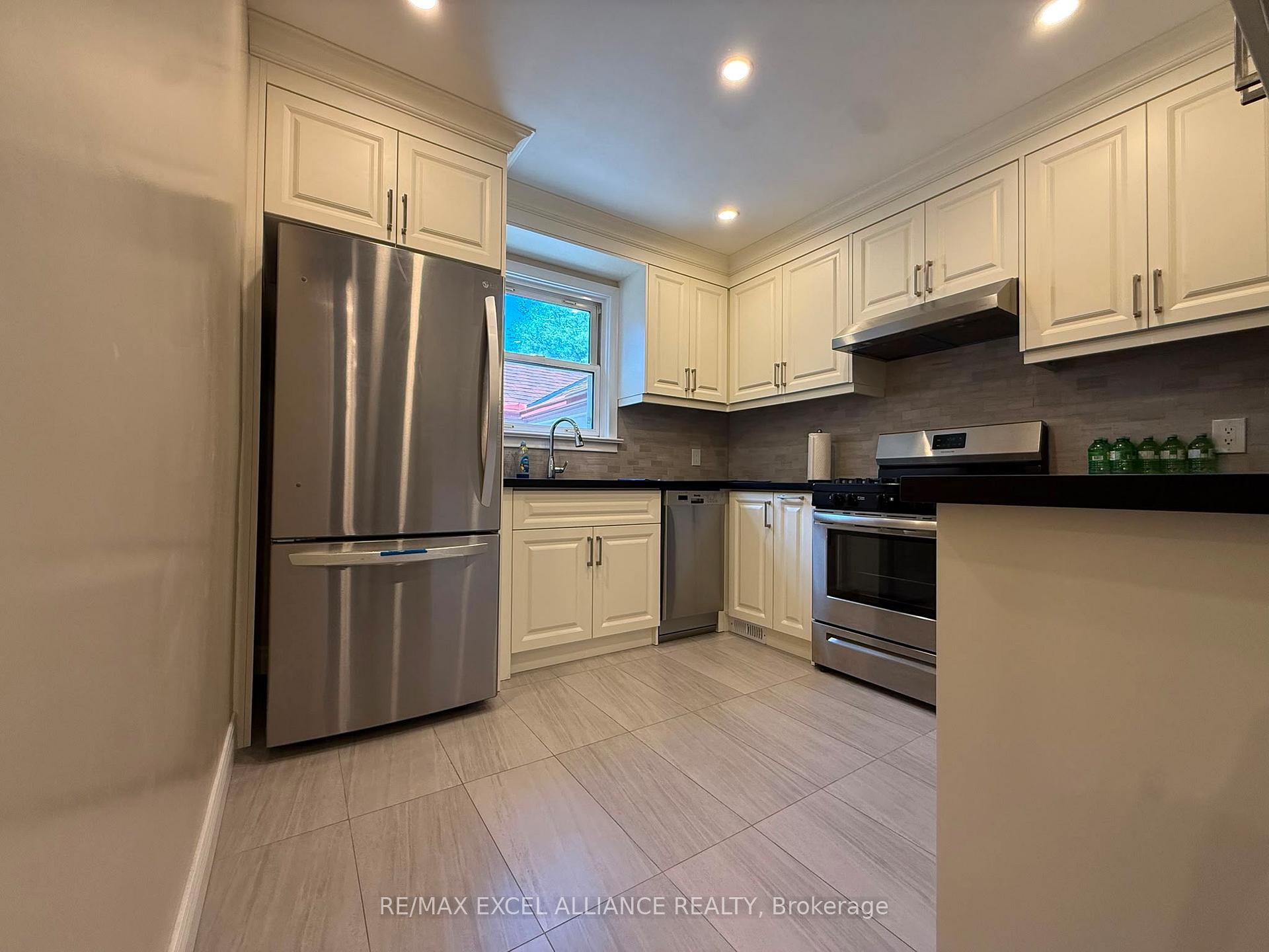 Photo 16 of 2242 Brimley Road, Scarborough, Agincourt South-Malvern West — HOMEH