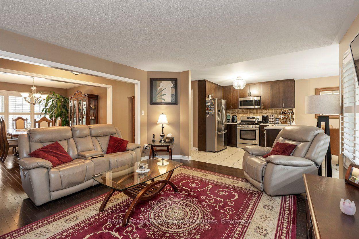 Photo 9 of 24 Lacorra Way, Brampton, Sandringham-Wellington — HOMEH