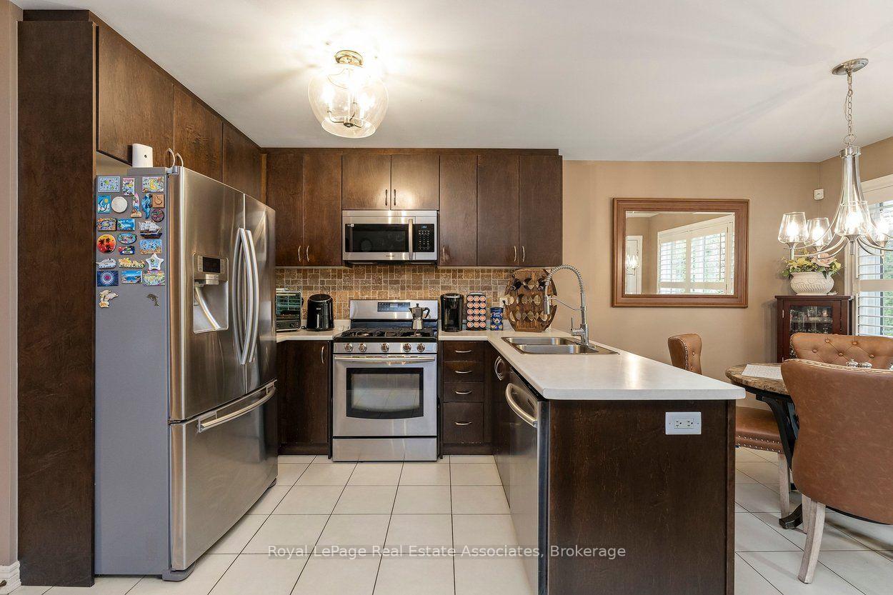 Photo 10 of 24 Lacorra Way, Brampton, Sandringham-Wellington — HOMEH