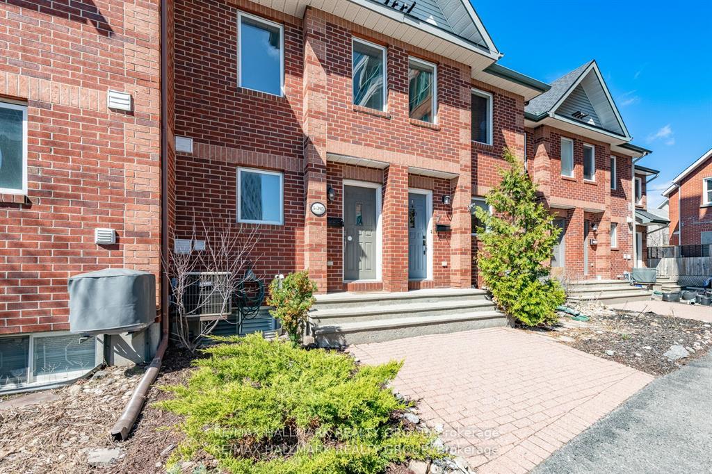 Front of Unit #5, 395 Bell Street S