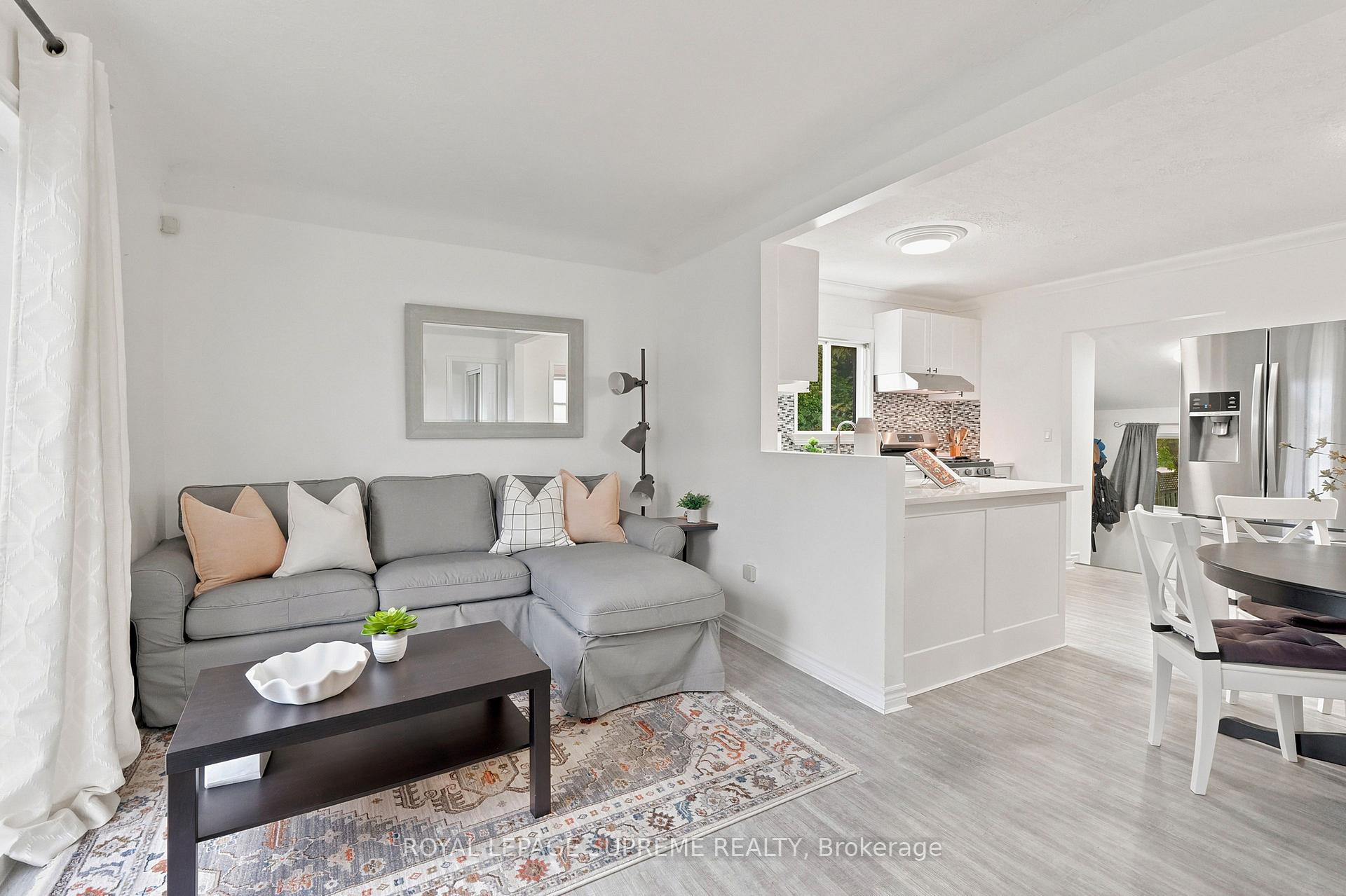 Photo 22 of 24 Alexandra Boulevard, St. Catharines, Secord Woods — HOMEH